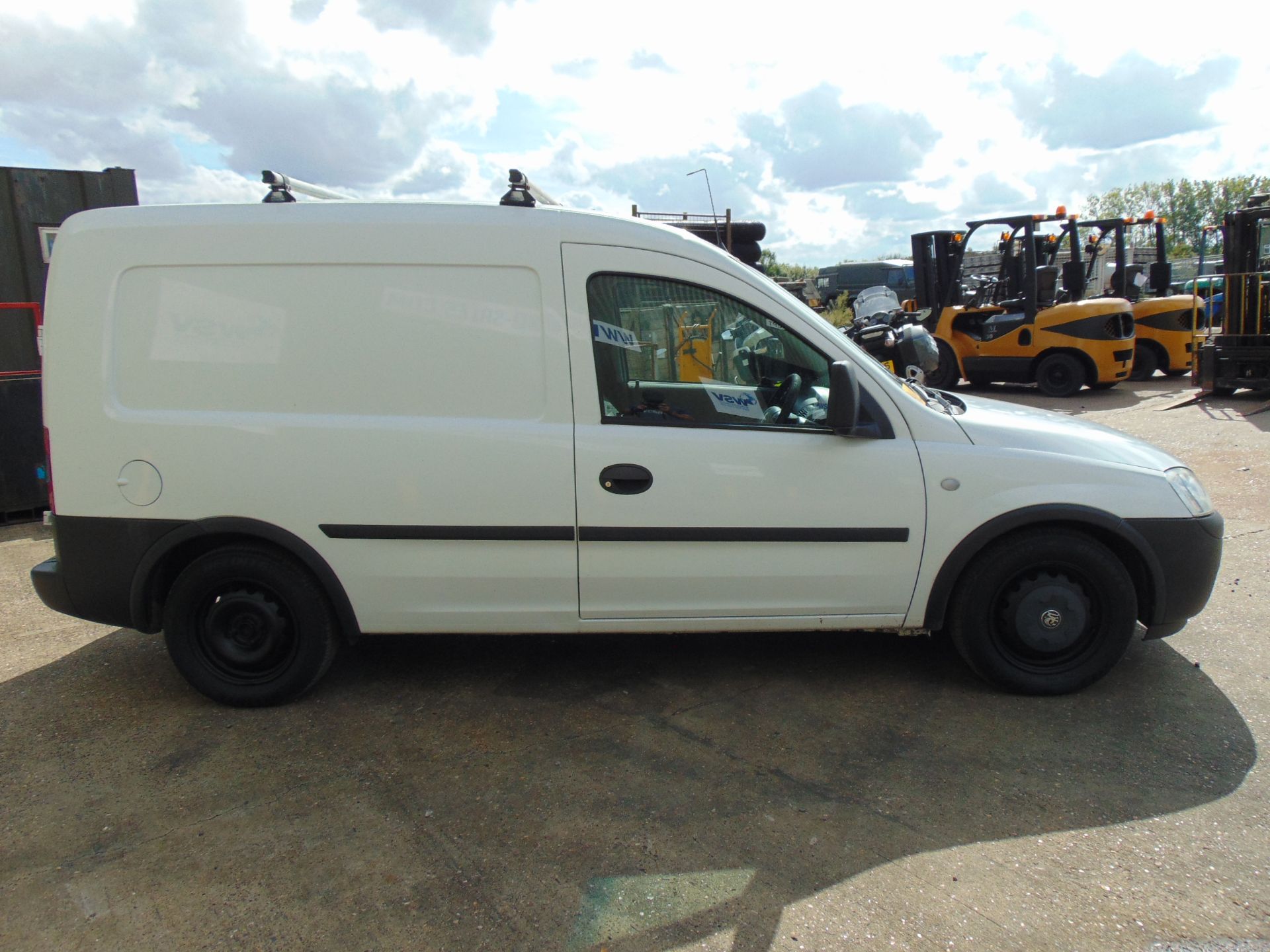 2010 Vauxhall Combo Panel Van ONLY 87,761 Miles - Image 5 of 22