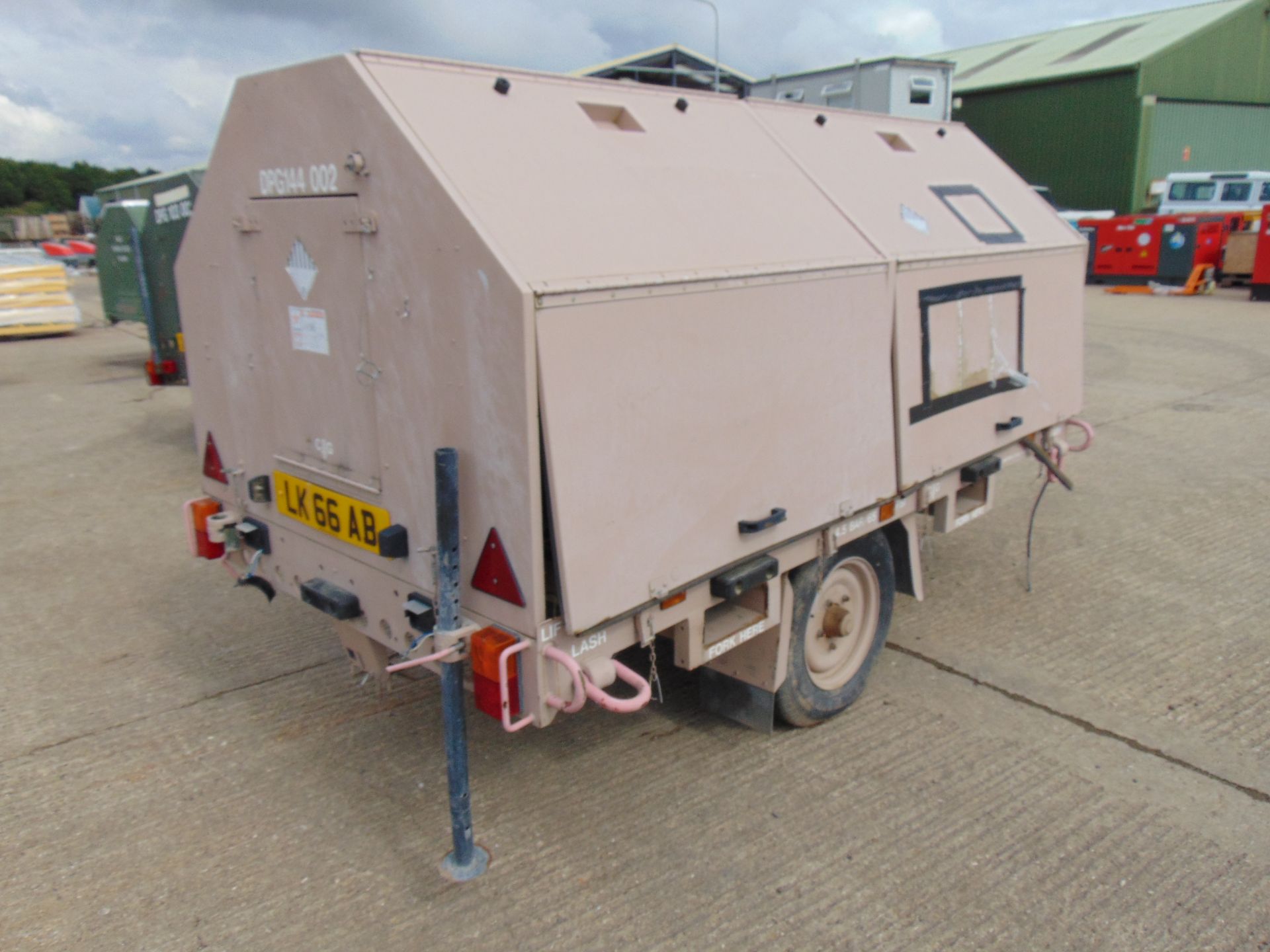 Moskit Single Axle Self Contained Airfield Lighting System c/w 2 x Onboard Generators - Image 6 of 20