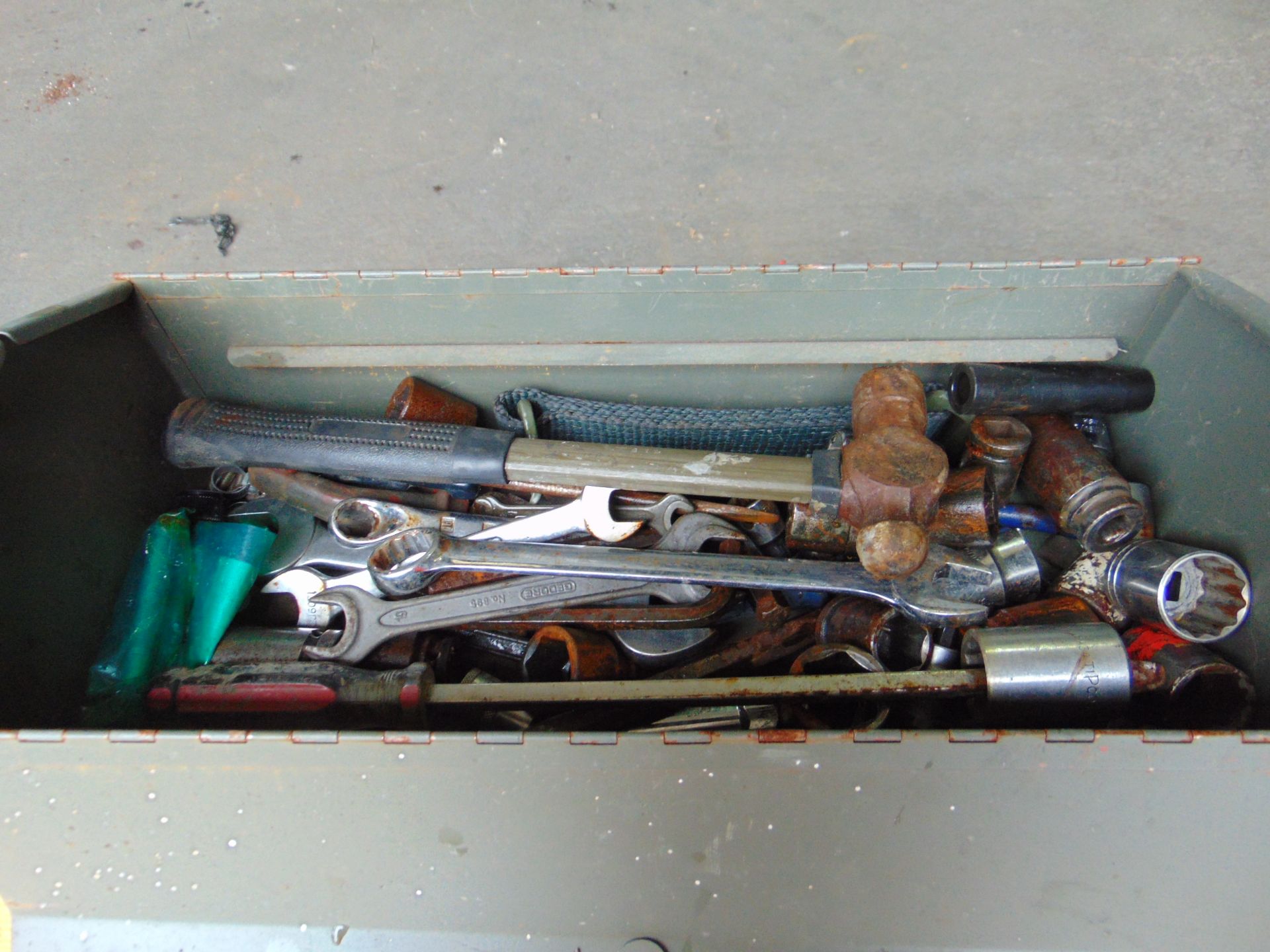 Vehicle Mechanics Tool kit from MoD - Image 2 of 4