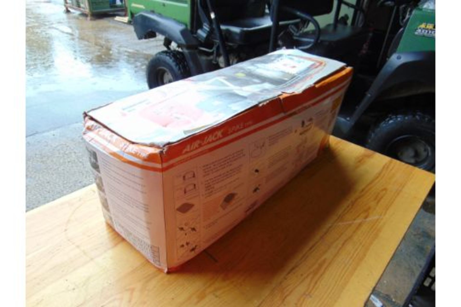 New Unissued Air Jack for Land Rover etc in Original Box - Image 5 of 5