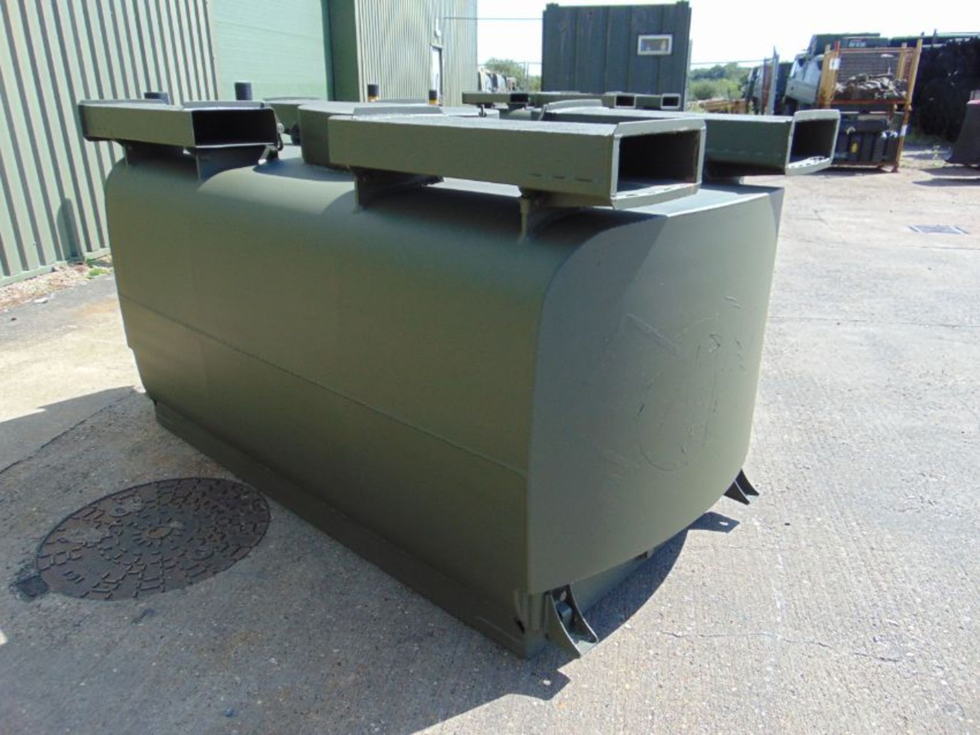 Gloster Saro 2,200Ltr Aluminium Fuel/Fluid Distribution Tank - Image 3 of 10