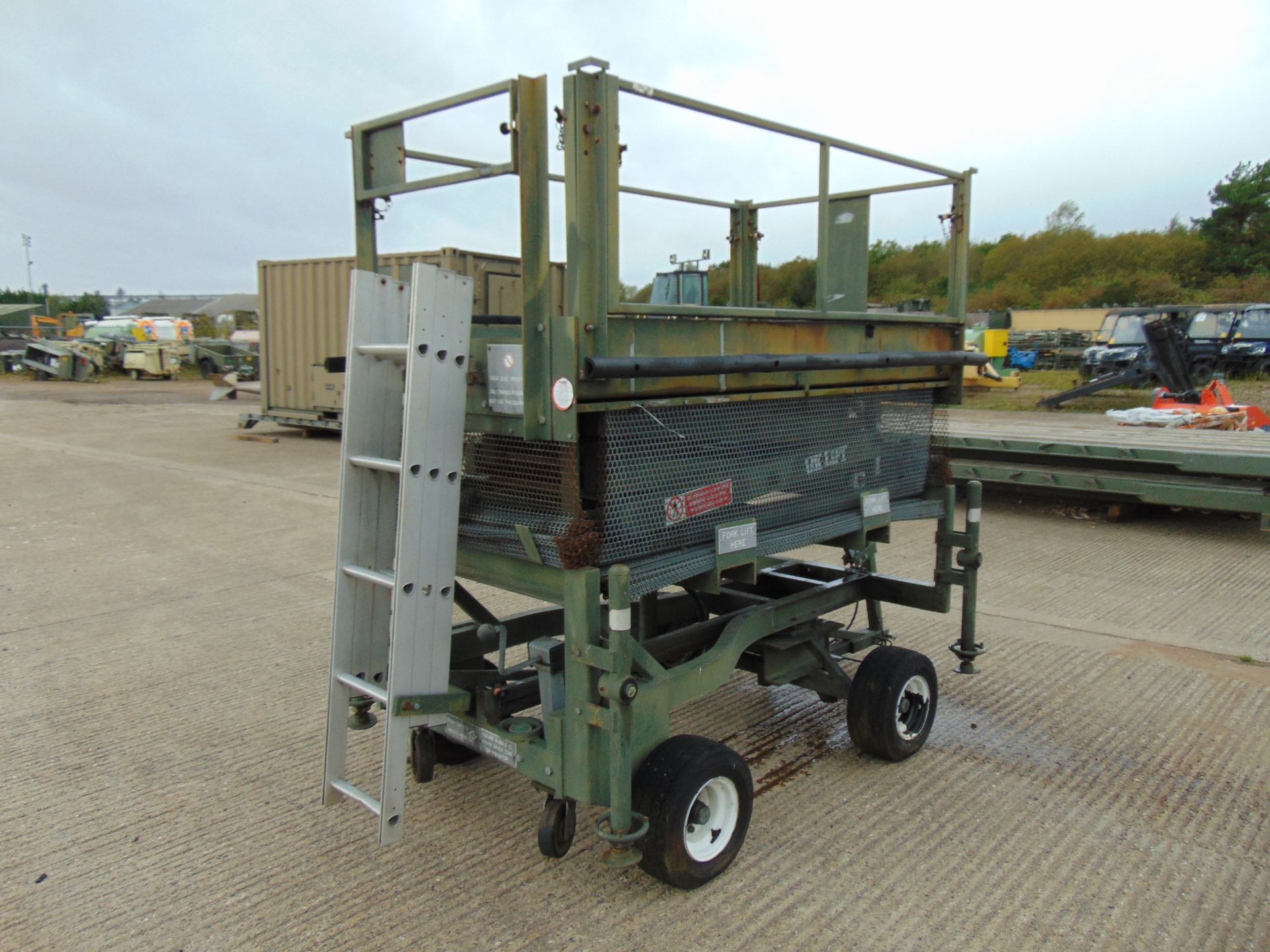 UK Lift Aircraft Hydraulic Access Platform - Image 5 of 11