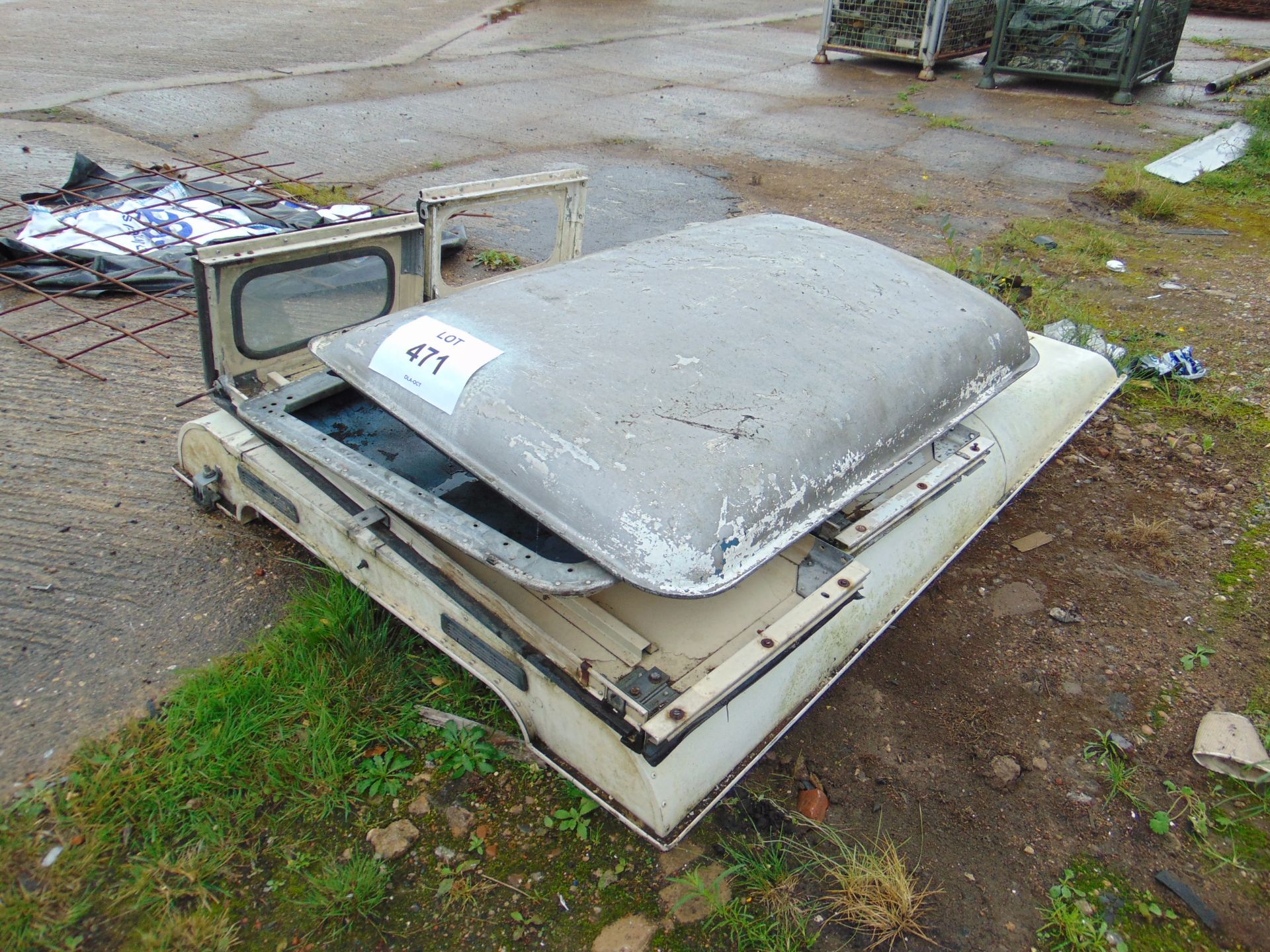 Land Rover 90 Hard Top + 2x Cab Roof - Image 2 of 2