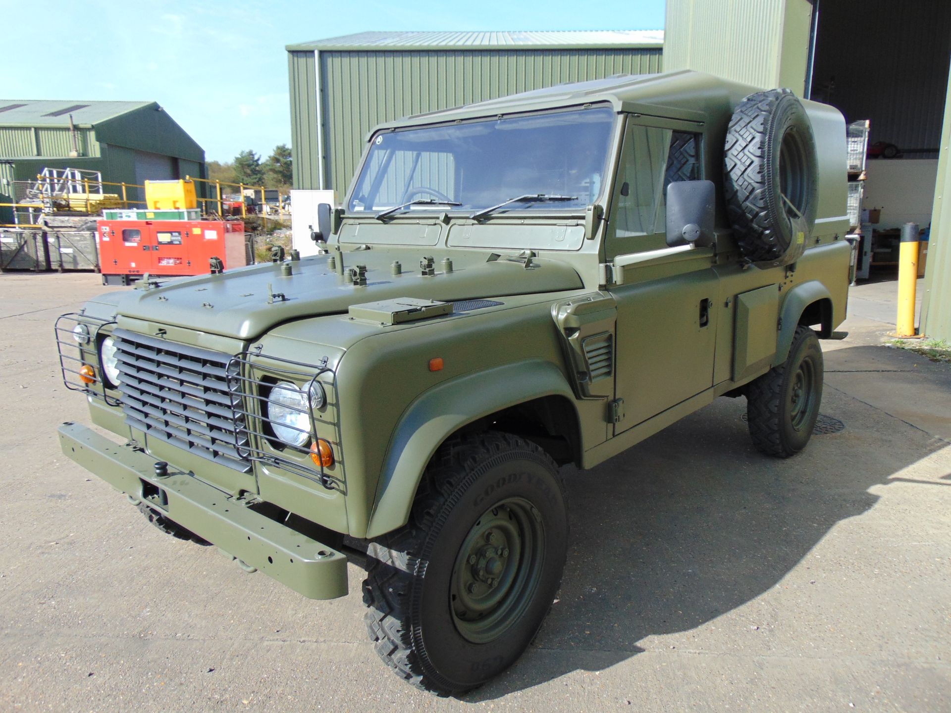 Land Rover Defender 110 Wolf 300TDi FFR hardtop RHD, TUM Remus upgrade - Image 4 of 32