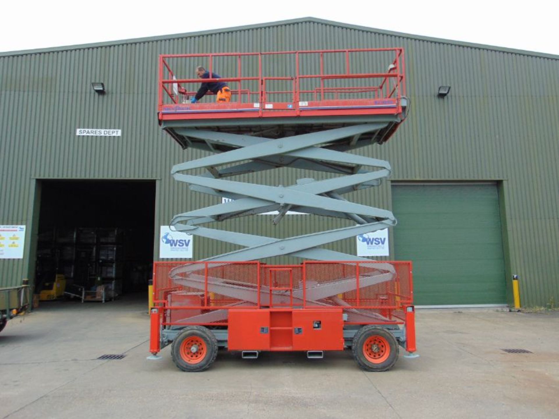 SkyJack SJ9250 Diesel Scissor Lift ONLY 1,184 HOURS