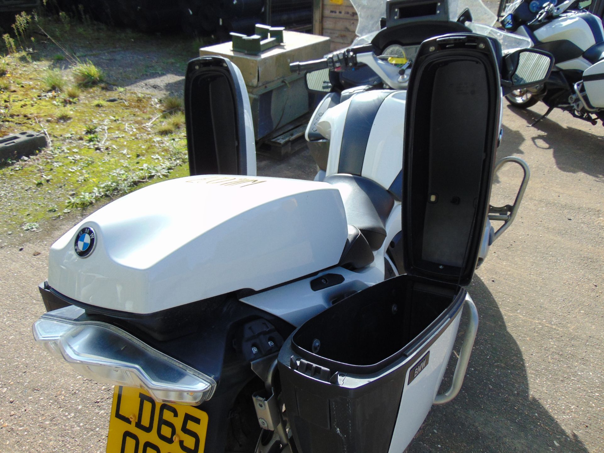 UK Police 2015 BMW R1200RT Motorbike - Image 9 of 19