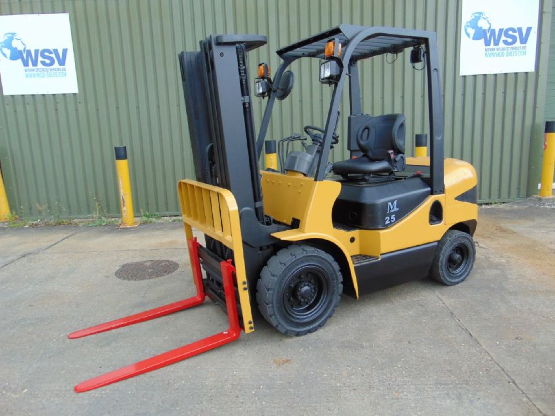 Maximal M25 2500Kg Diesel Fork Lift Truck