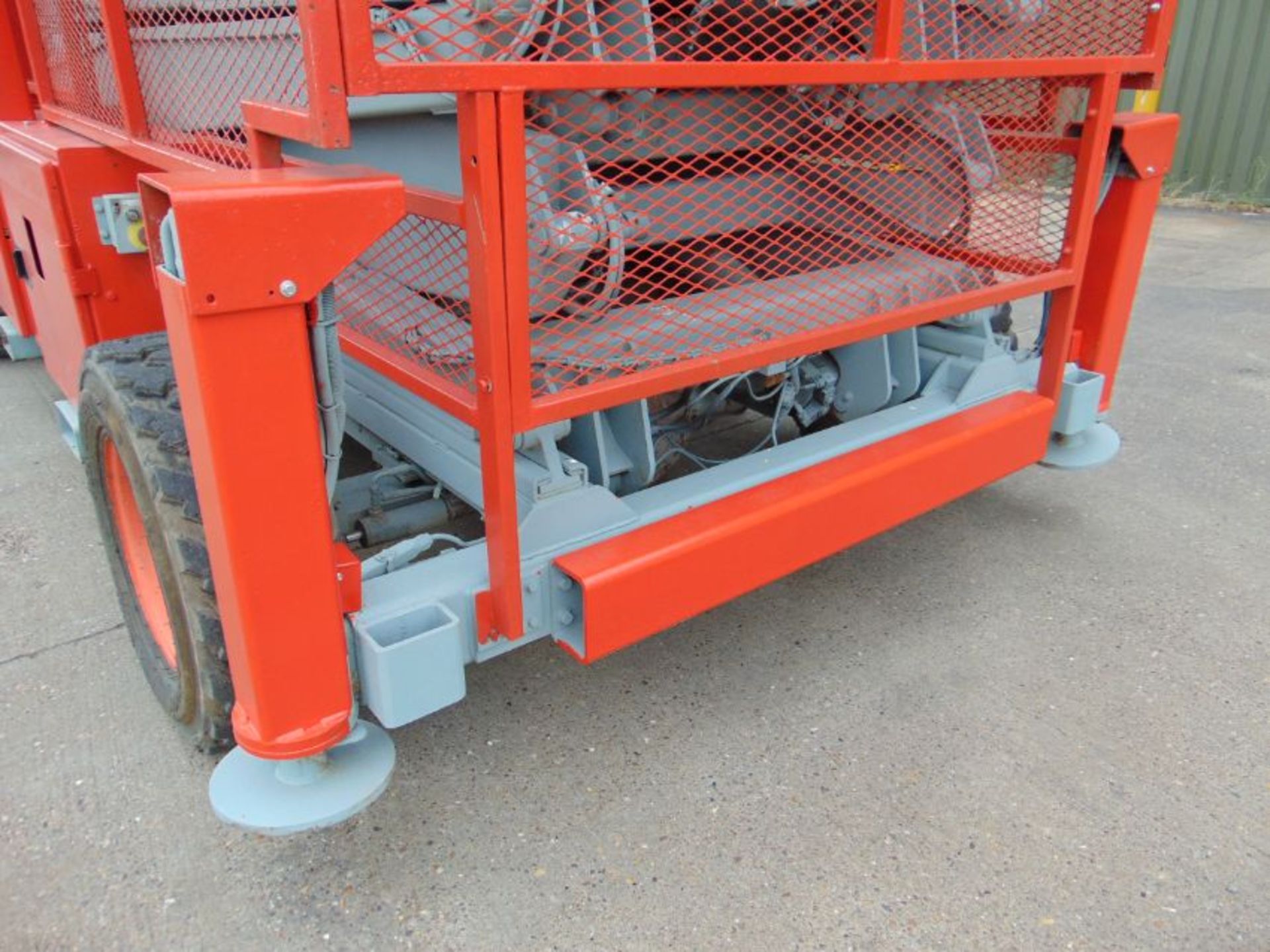 SkyJack SJ9250 Diesel Scissor Lift ONLY 1,184 HOURS - Image 23 of 29