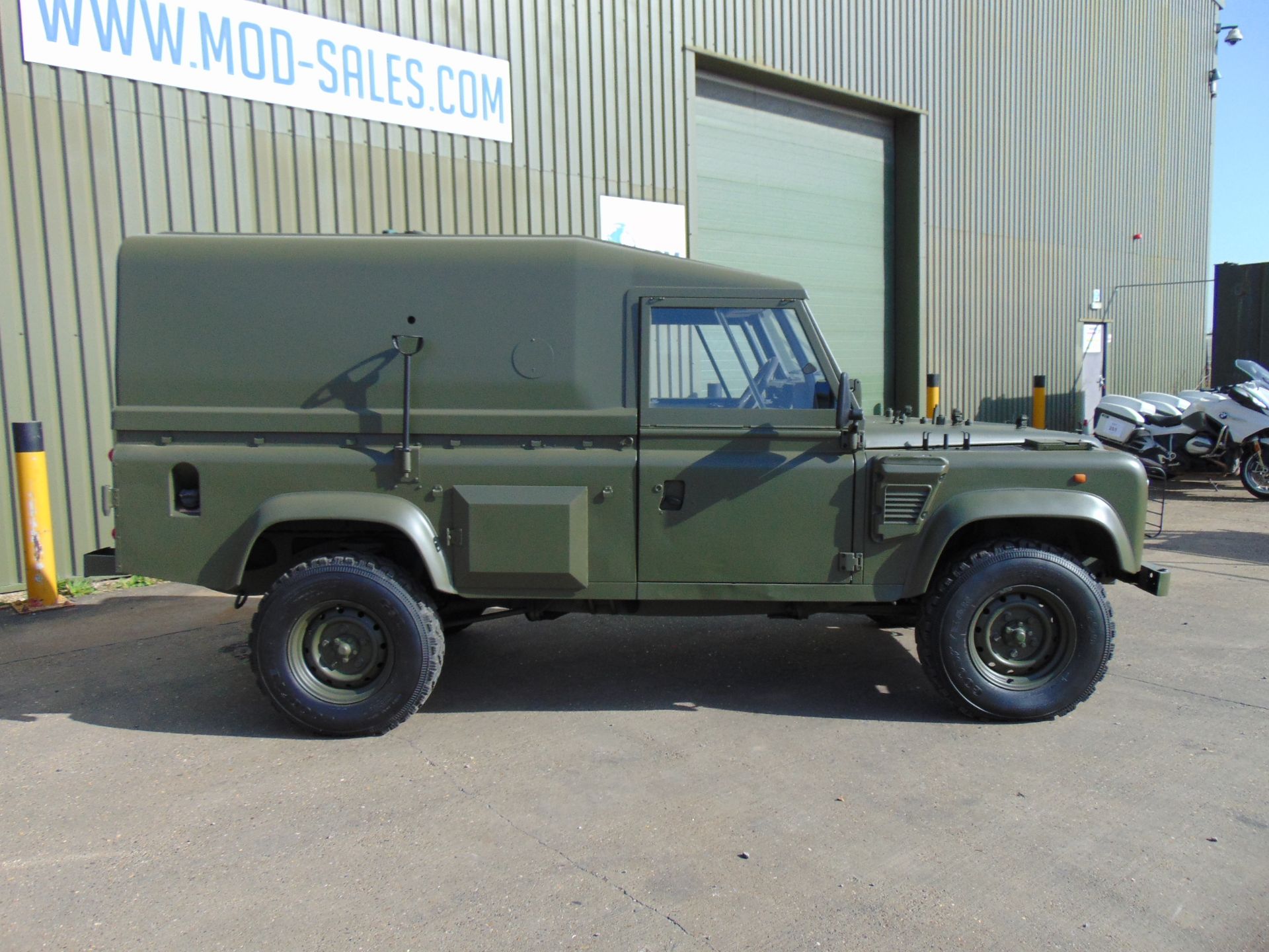 Land Rover Defender 110 Wolf 300TDi FFR hardtop RHD, TUM Remus upgrade - Image 10 of 32