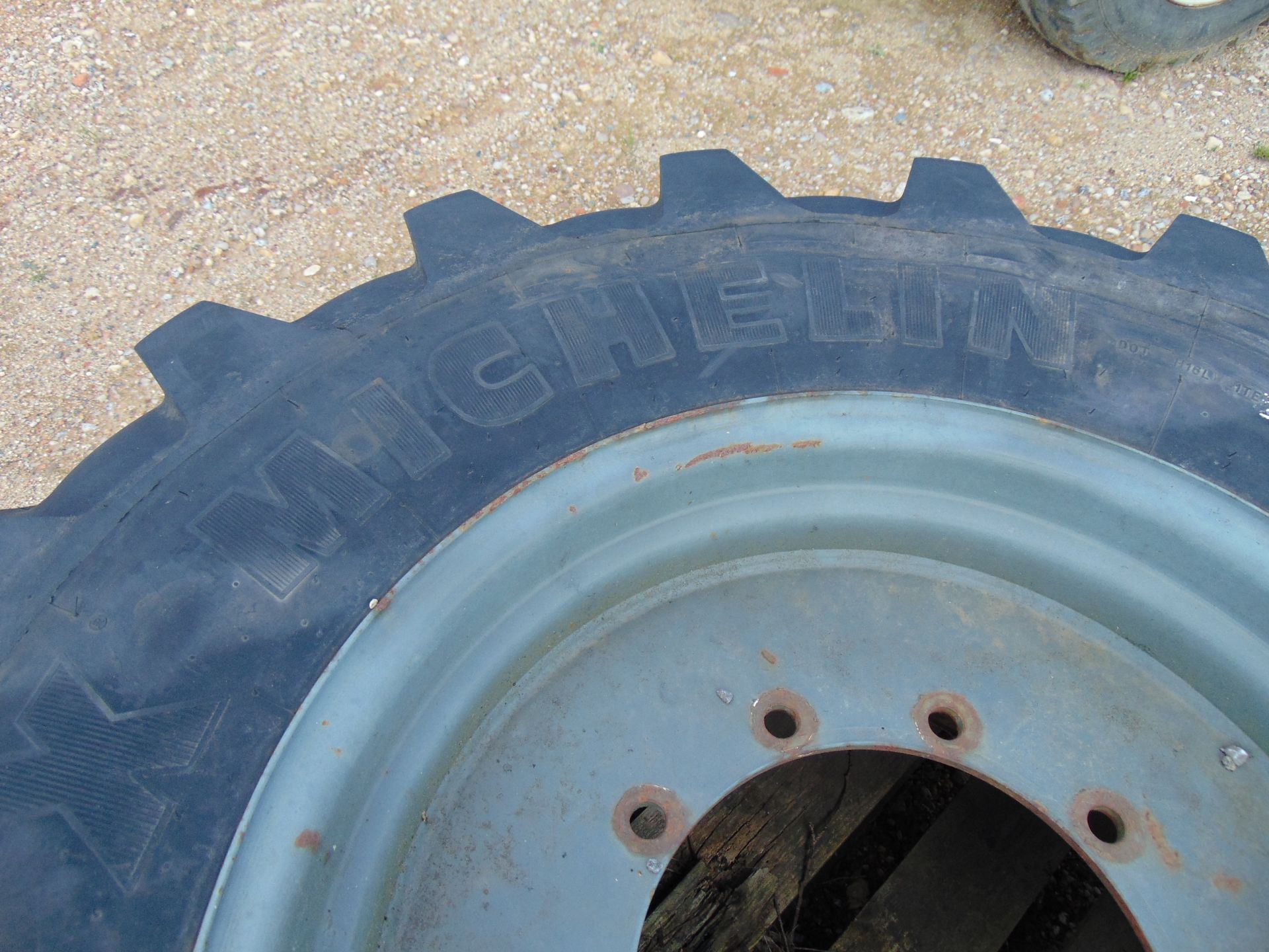 Michelin X 445/70 R 24 XM 47 on Rim - Image 5 of 6