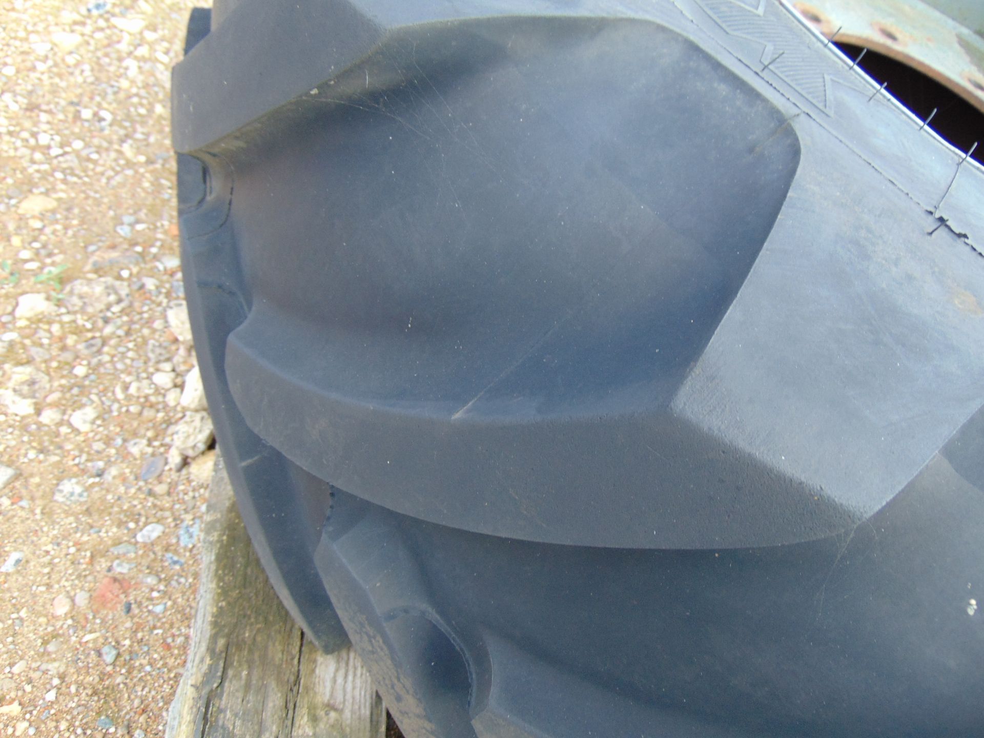 Michelin X 445/70 R 24 XM 47 on Rim - Image 3 of 6