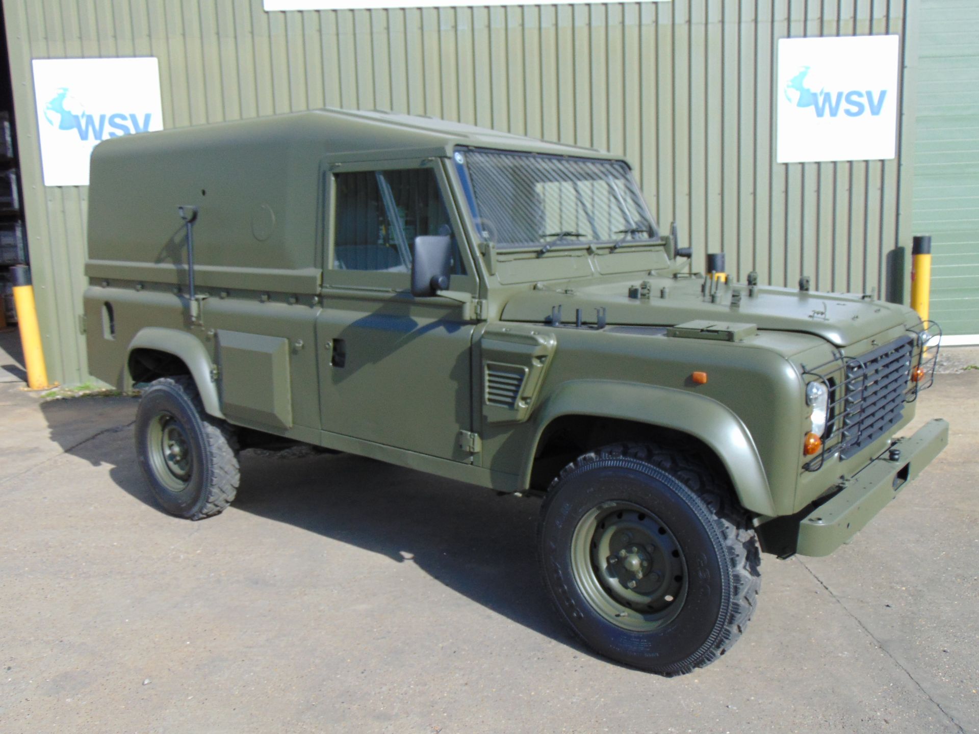 Land Rover Defender 110 Wolf 300TDi FFR hardtop RHD, TUM Remus upgrade