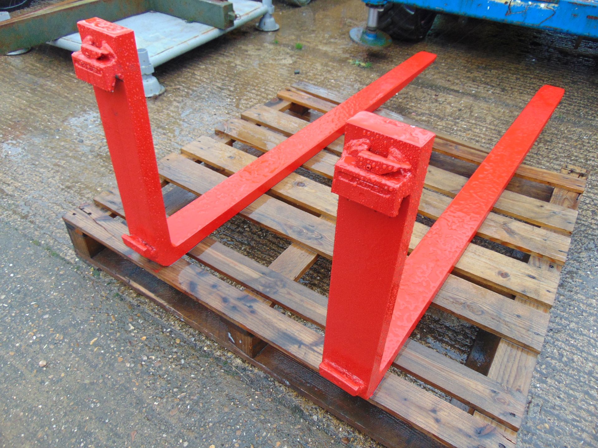2 x 1.8m Forklift Tines to suit 40cm Carriage - Image 2 of 2