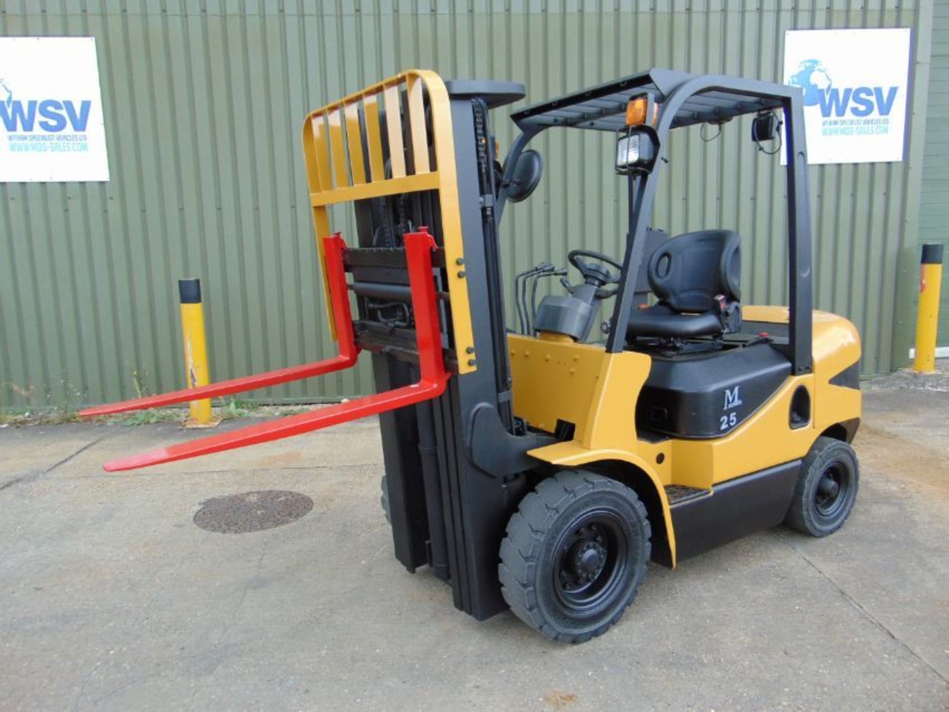Maximal M25 2500Kg Diesel Fork Lift Truck ONLY 1,501 HOURS! - Image 10 of 22