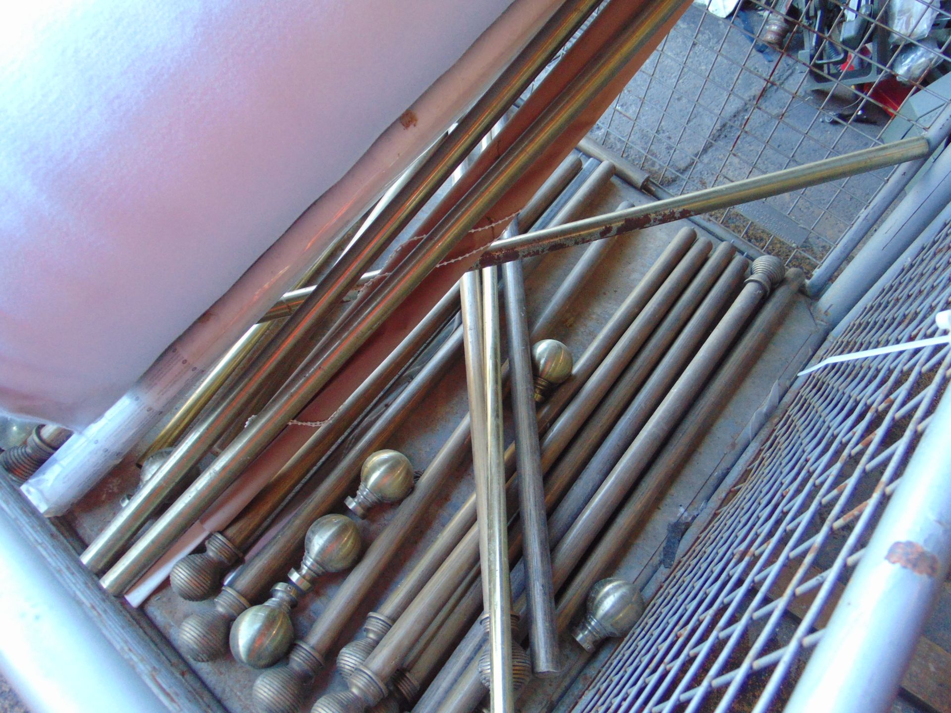 1x Stillage Large Roll of Insulating Material Curton Rails, Copper Pipe etc - Image 3 of 6