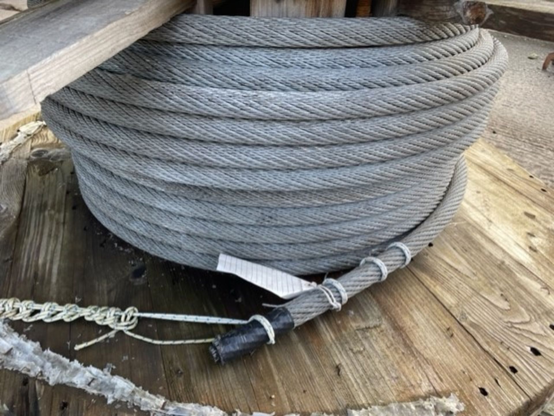 I x LARGE DRUM OF STEEL WINCH CABLE 219 ft Long x 1 1/8 Ins Dia UNISSUED FROM MOD STORES - Image 2 of 3