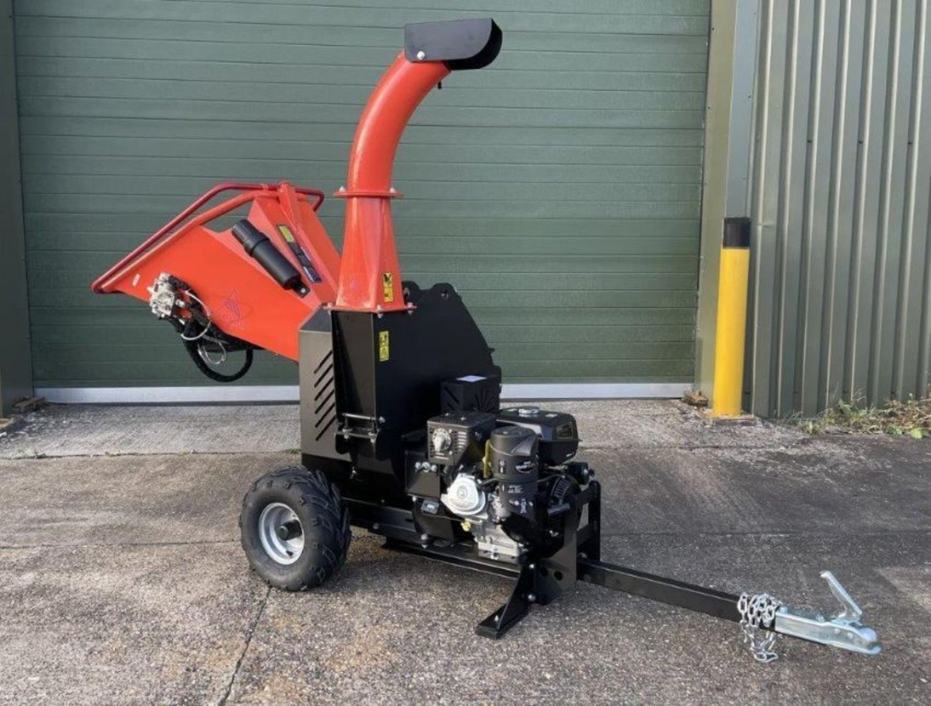 Brand New & Unused Armstrong DR-GS-15SF Electric start, Petrol Powered Hydraulic feed Wood Chipper - Image 3 of 23
