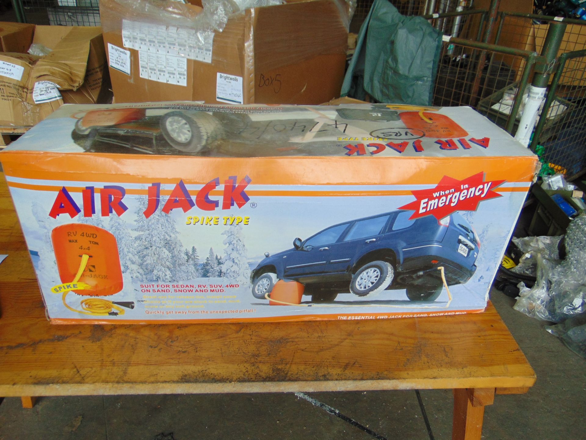 New Unissued 4 ton Air Jack Suitable for Land Rovers, RV's etc