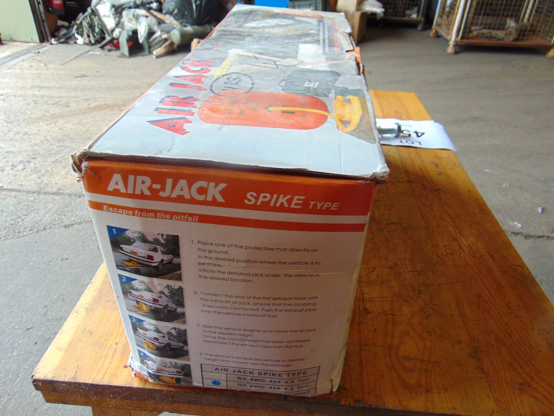 New Unissued 4 ton Air Jack Suitable for Land Rovers, RV's etc - Image 2 of 3