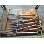 1x Stillage Forks, Spade, Sledge, Hammer