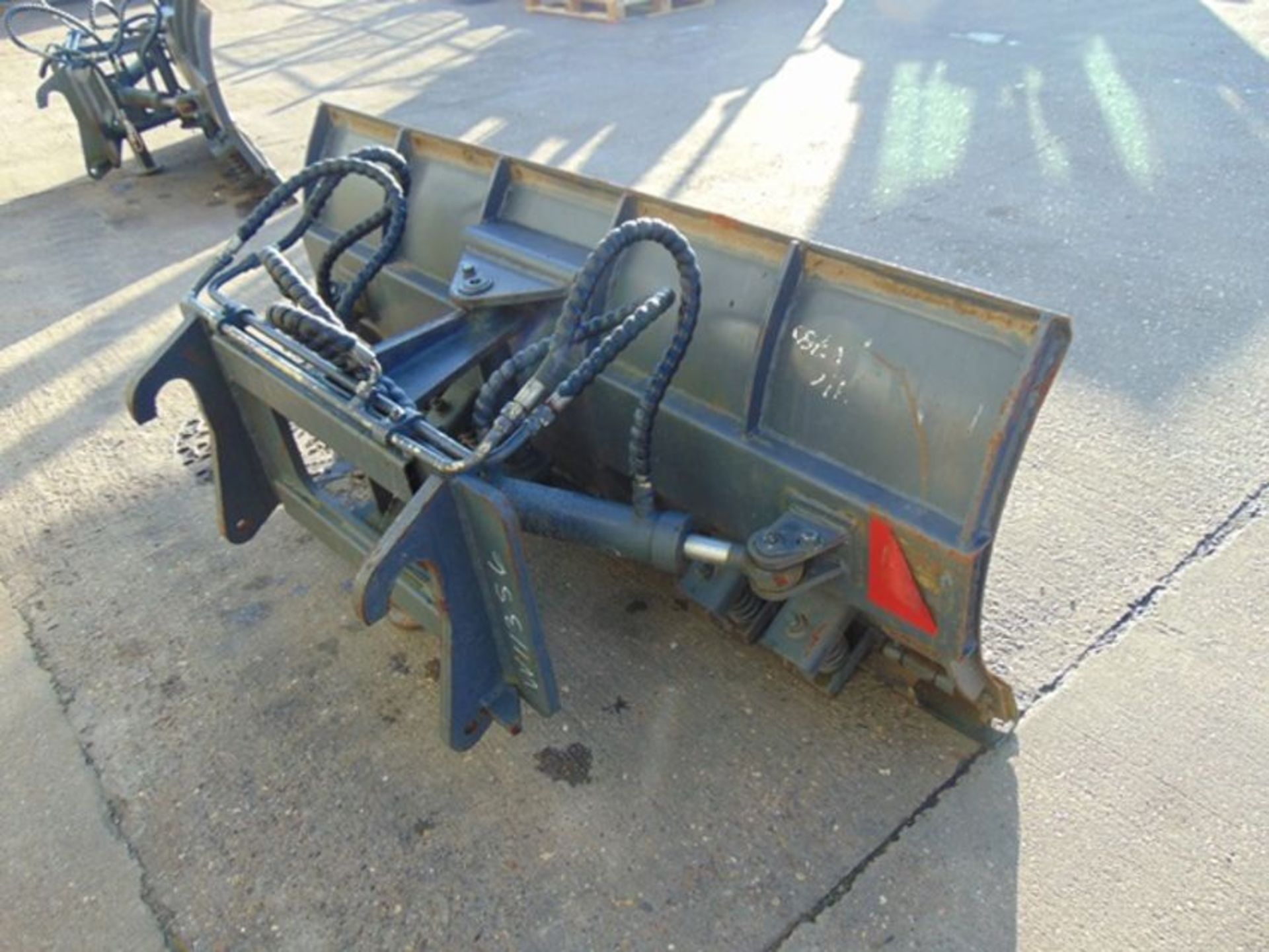 1.7m Hydraulic Snow Plough Blade for Telehandler, Forklift, Tractor Etc - Image 3 of 6