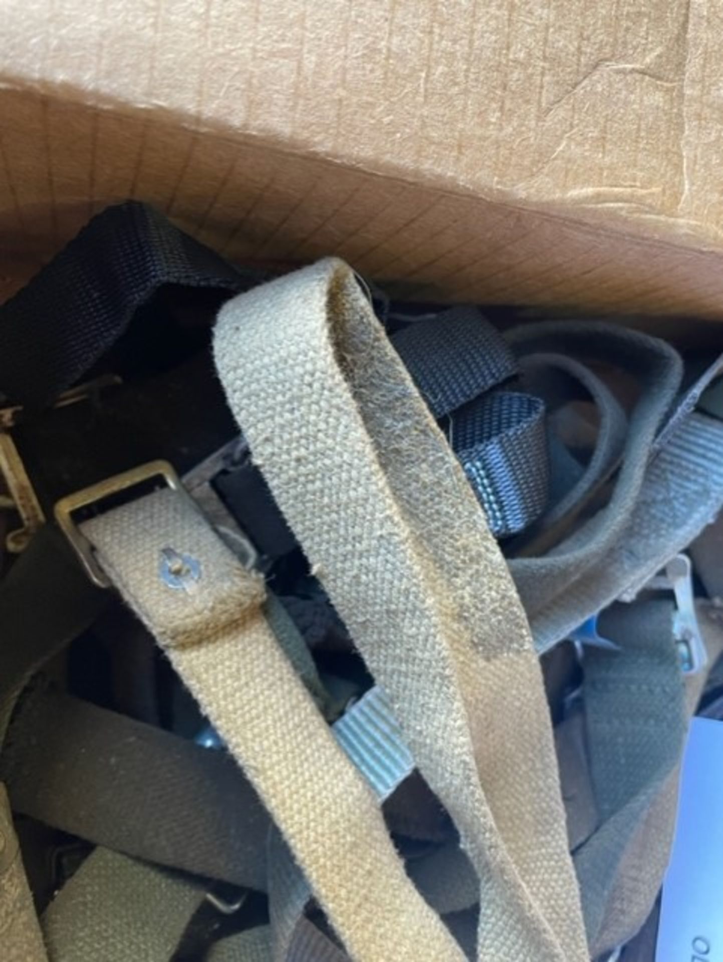 Q 36 MIXED WEBBING STRAPS - Image 2 of 4
