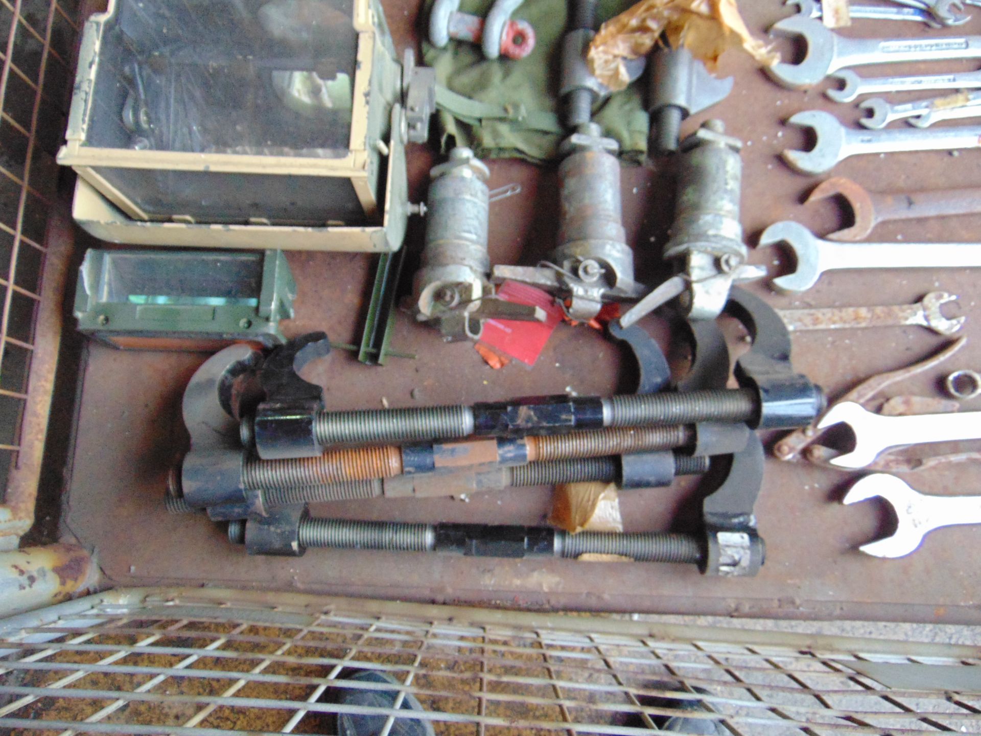 Track Clamps Periscope, Tools, Recovery Pins etc - Image 4 of 8