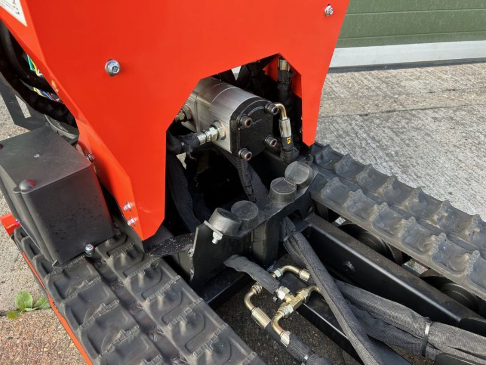 New and unused Armstrong DR-MD-150PRO Self-Loading Tracked Dumper - Image 18 of 21