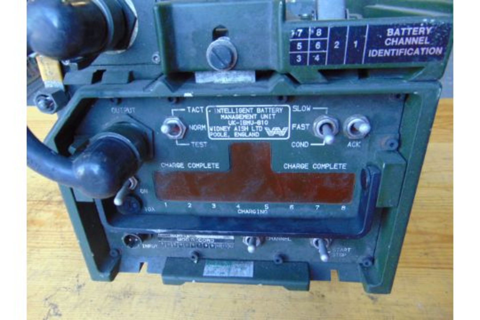 Clansman 28 Volt Intelligent Battery Management Unit c/w Battery Tray etc - Image 2 of 4