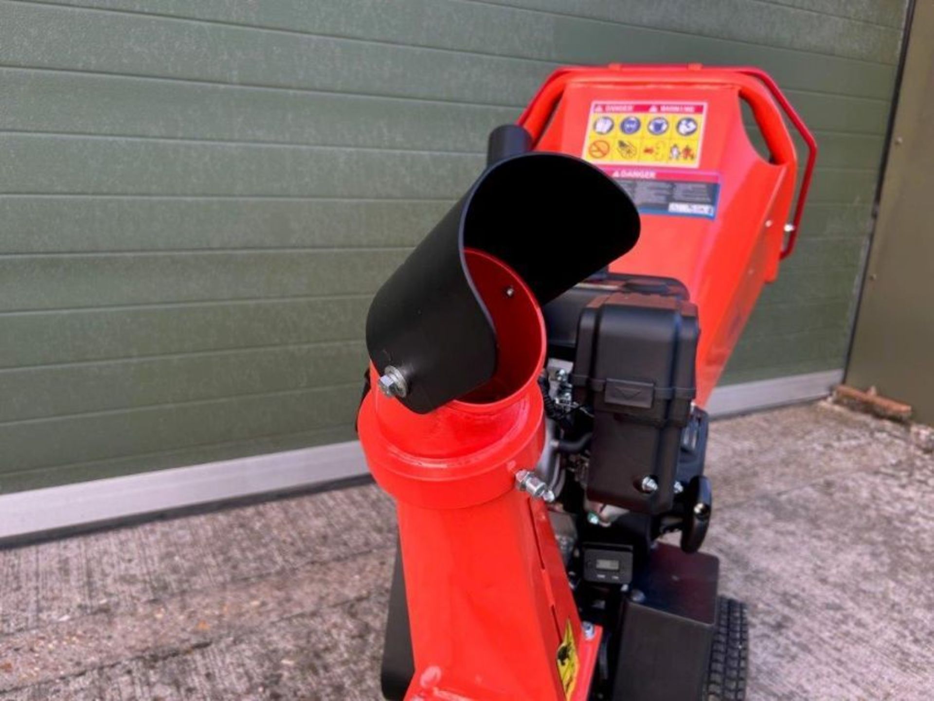 Brand New and unused, Armstrong DR-GS-65H Electric start Petrol Wood Chipper - Image 11 of 20