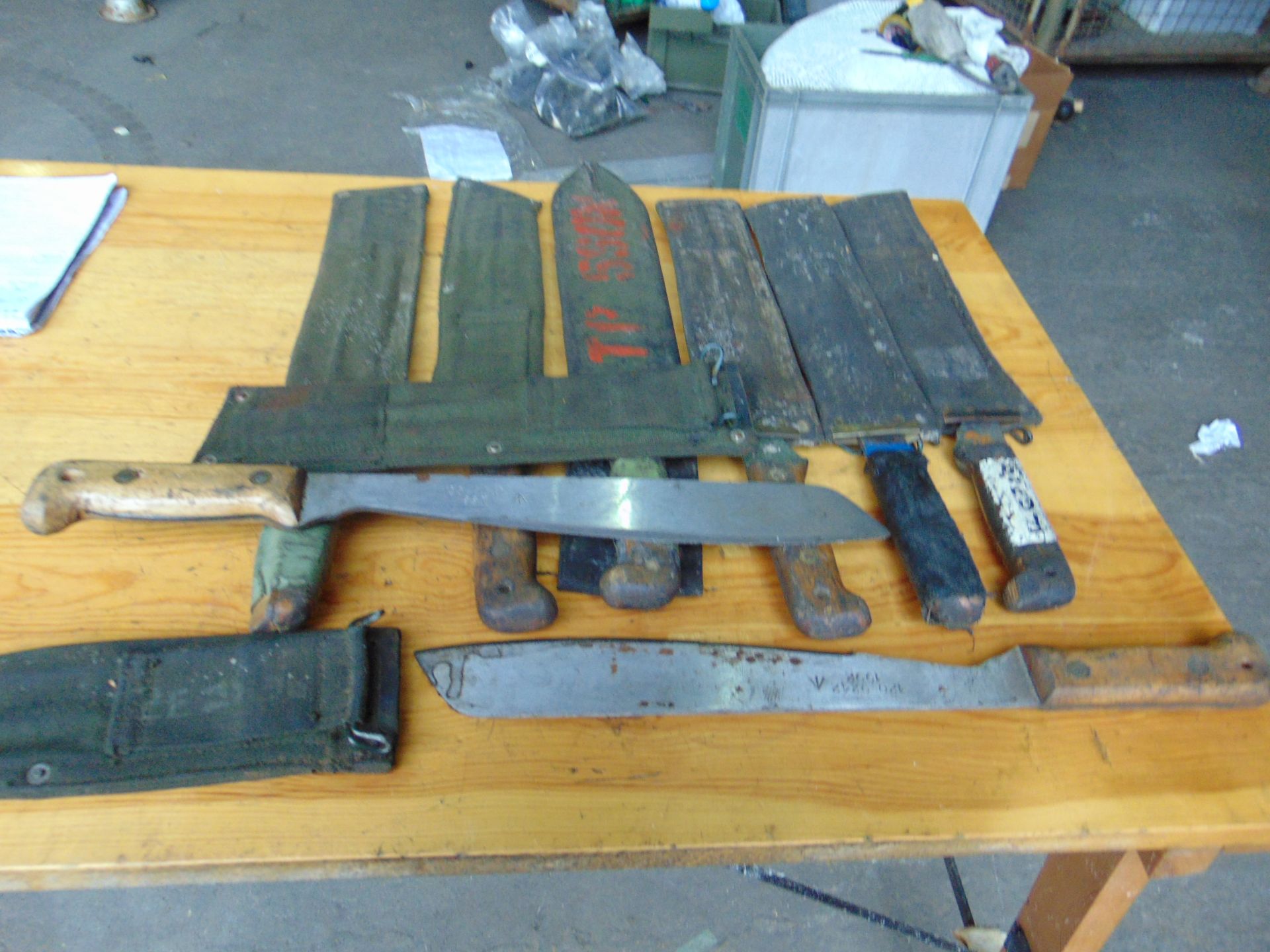 8 x British Army Machetes as shown in Webbing Pouch Various Years - Image 4 of 4