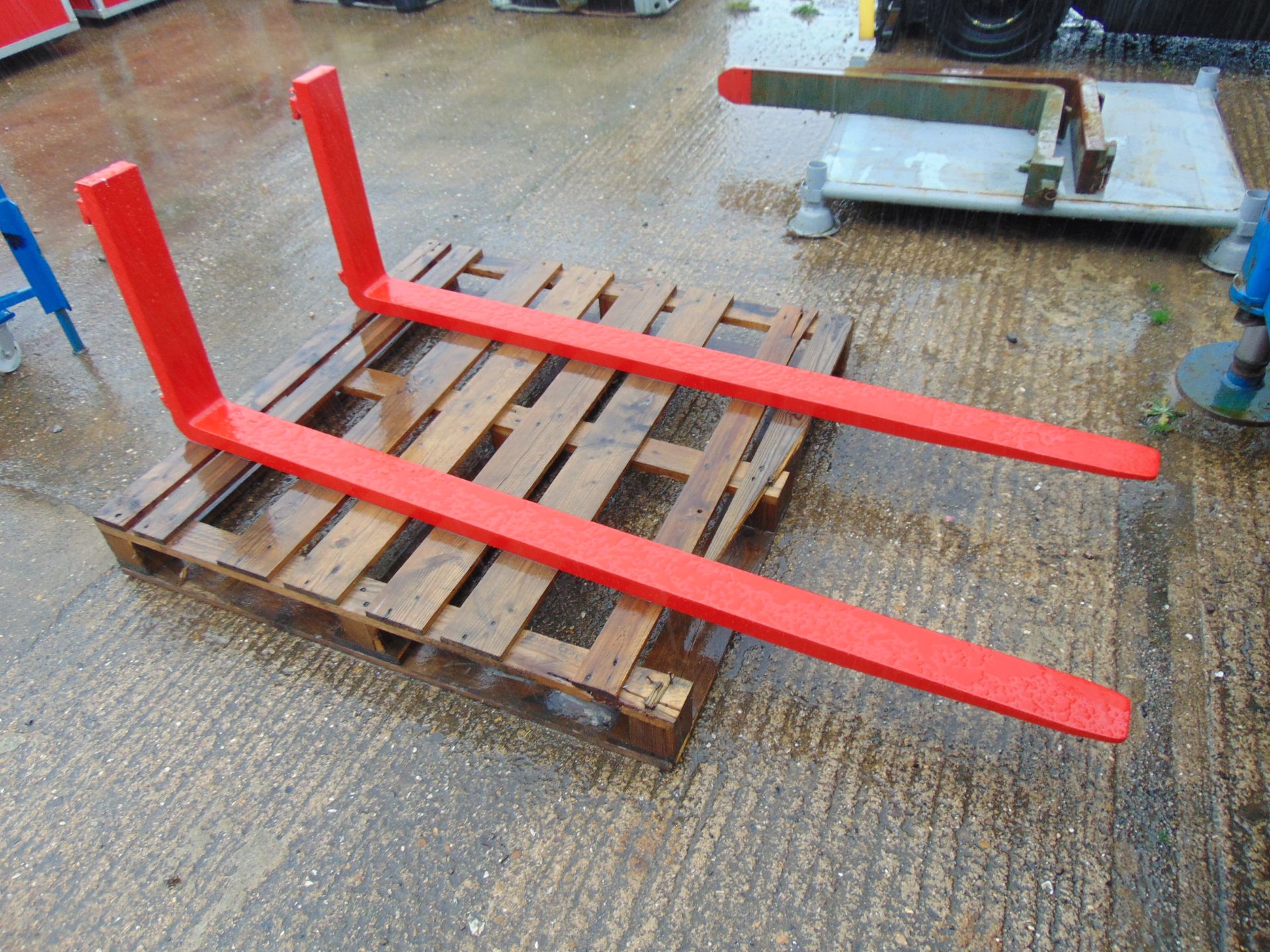 2 x 1.8m Forklift Tines to suit 40cm Carriage