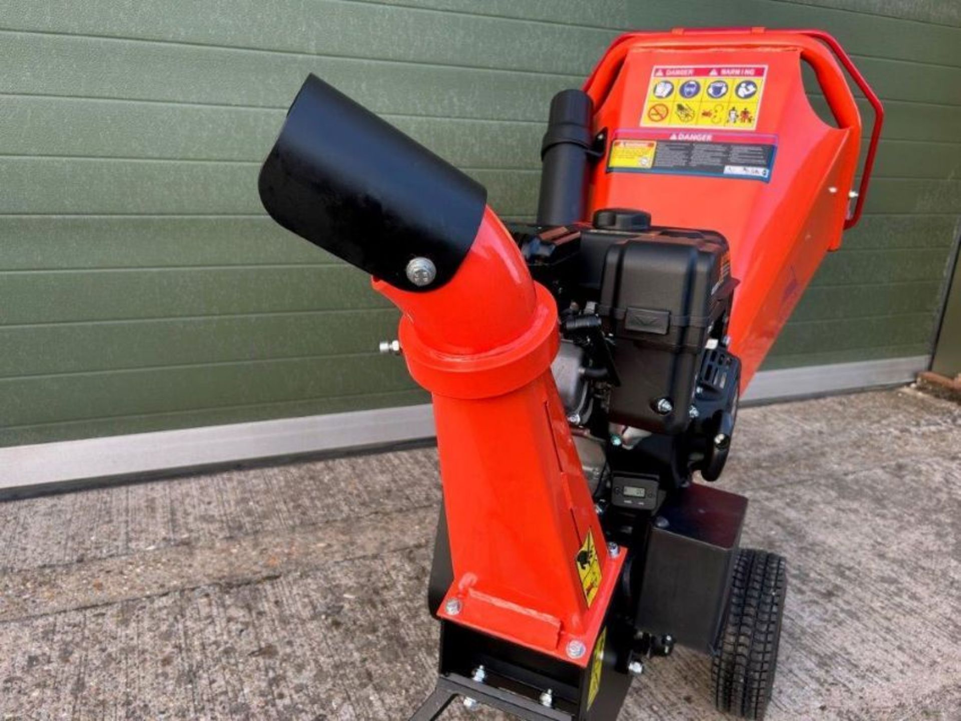 Brand New and unused, Armstrong DR-GS-65H Electric start Petrol Wood Chipper - Image 12 of 20