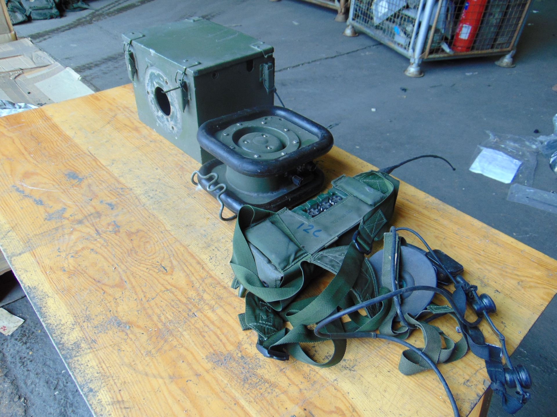 Land Rover Wing Box, Loud Speaker and RT 349 Transmitter Receiver - Image 2 of 5