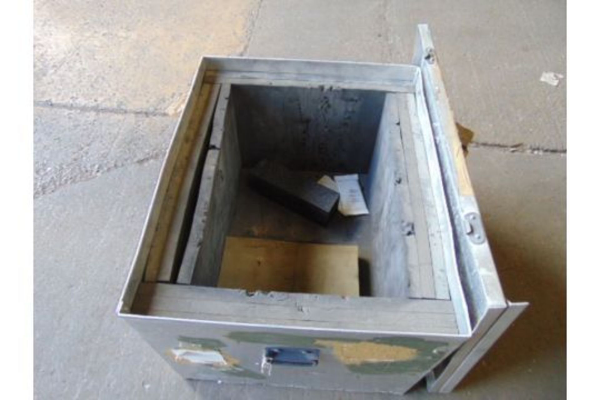 Aluminum MoD Stacking Case ( L 74cm, W60cm, H50cm) - Image 3 of 4
