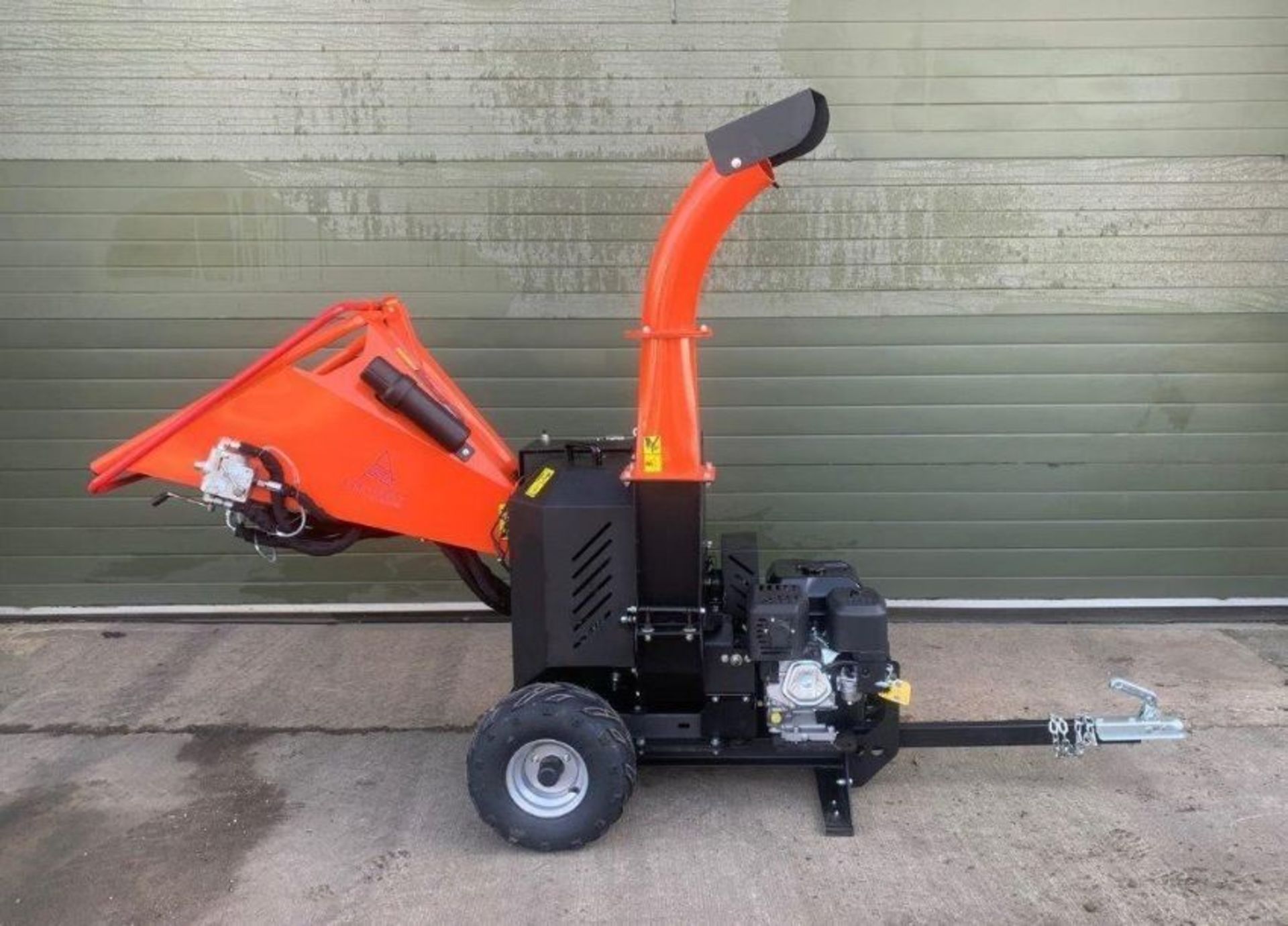 Brand New & Unused Armstrong DR-GS-15SF Electric start, Petrol Powered Hydraulic feed Wood Chipper - Image 5 of 23