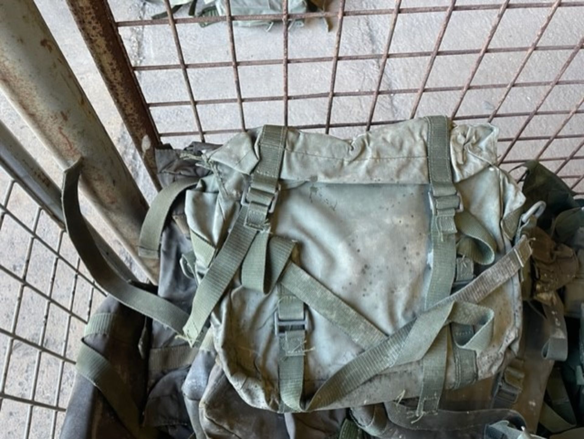 1X STILLAGE OF CLANSMAN RADIO EQUIPMENT INC FRAMES RT 349 POUCHES BAGS ETC - Image 3 of 5