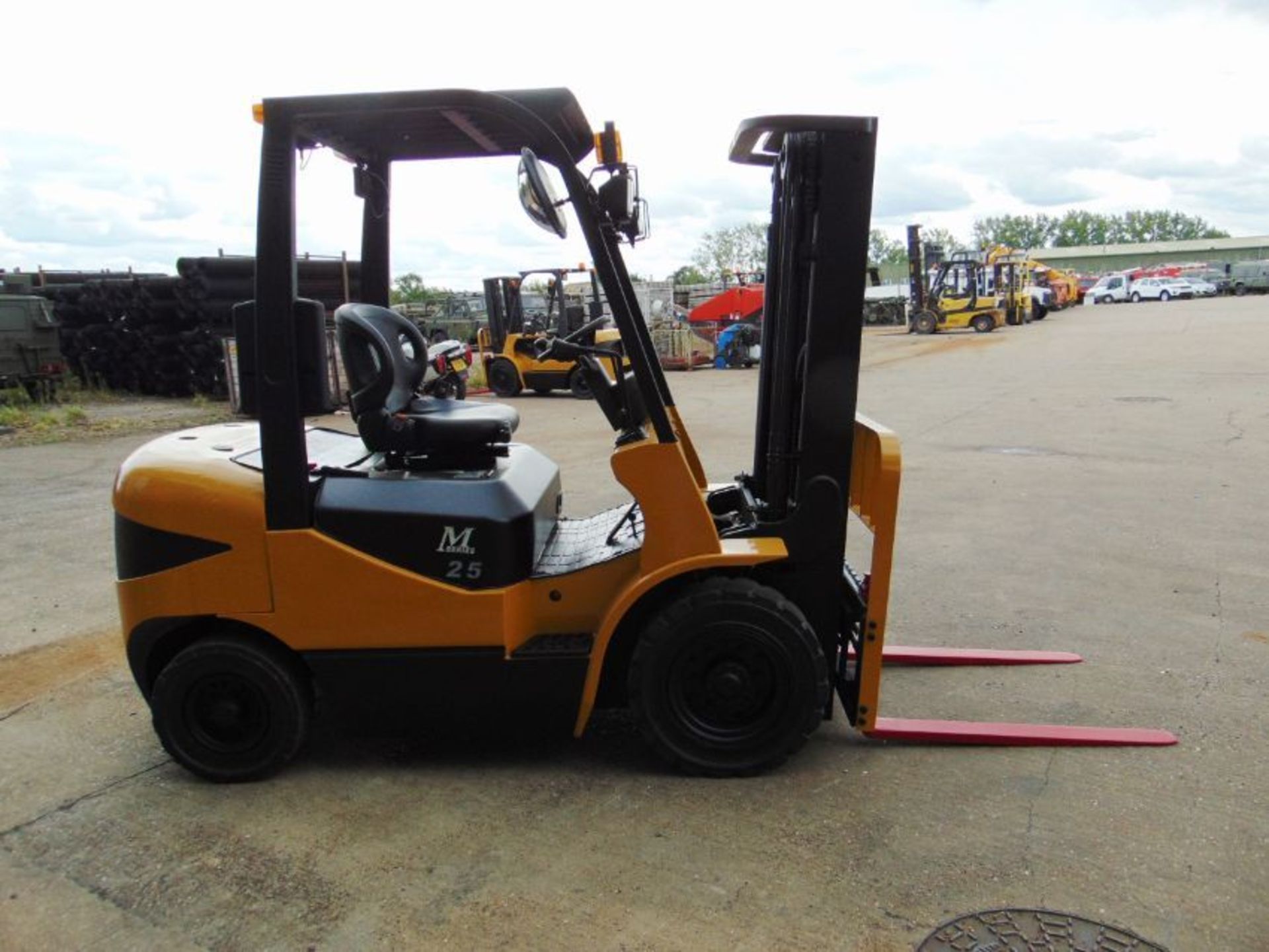 Maximal M25 2500Kg Diesel Fork Lift Truck ONLY 1,501 HOURS! - Image 5 of 22