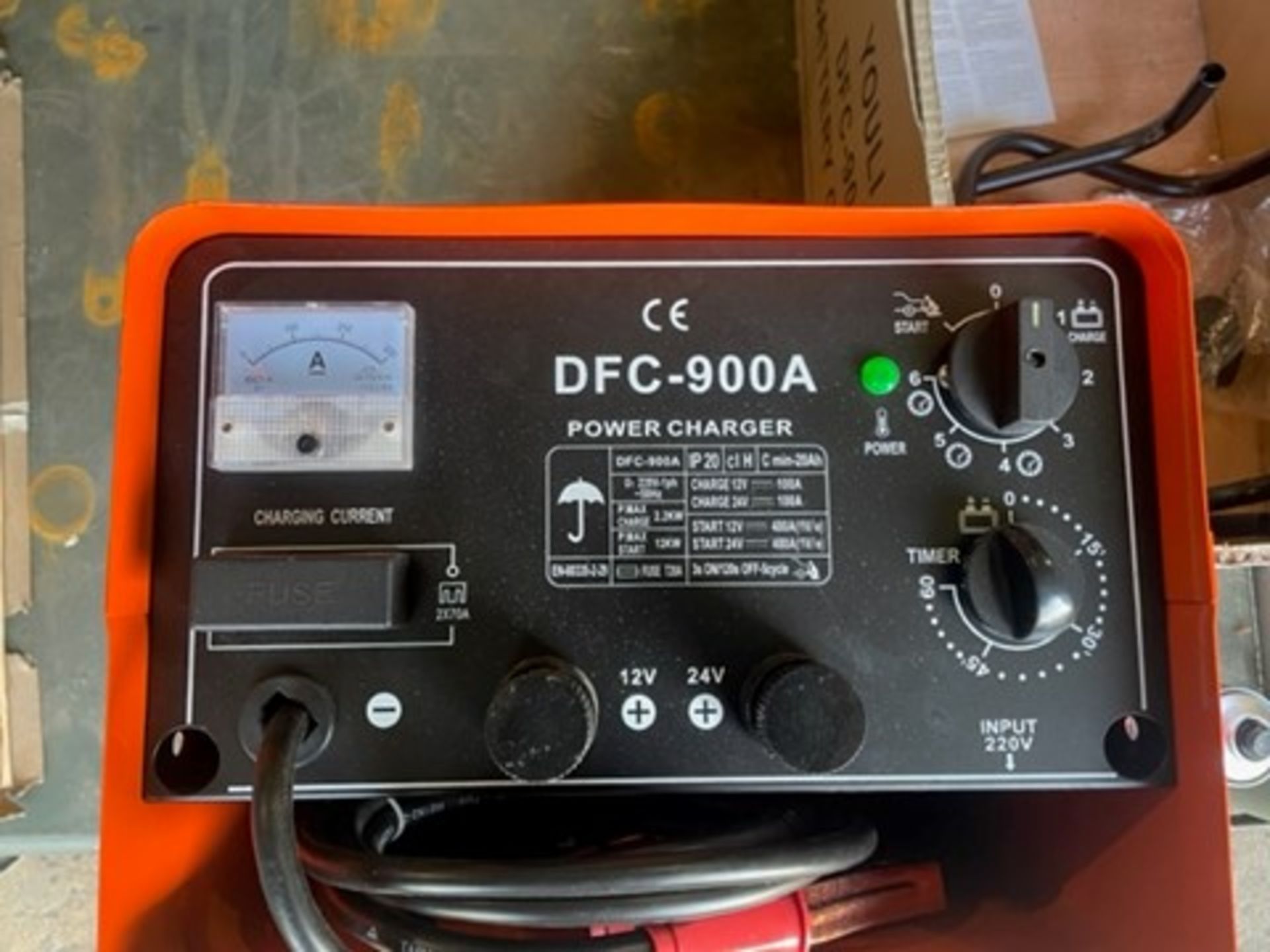 New Unused Youly DFC - 900A 12/24 Volt Power Charger - Image 2 of 3