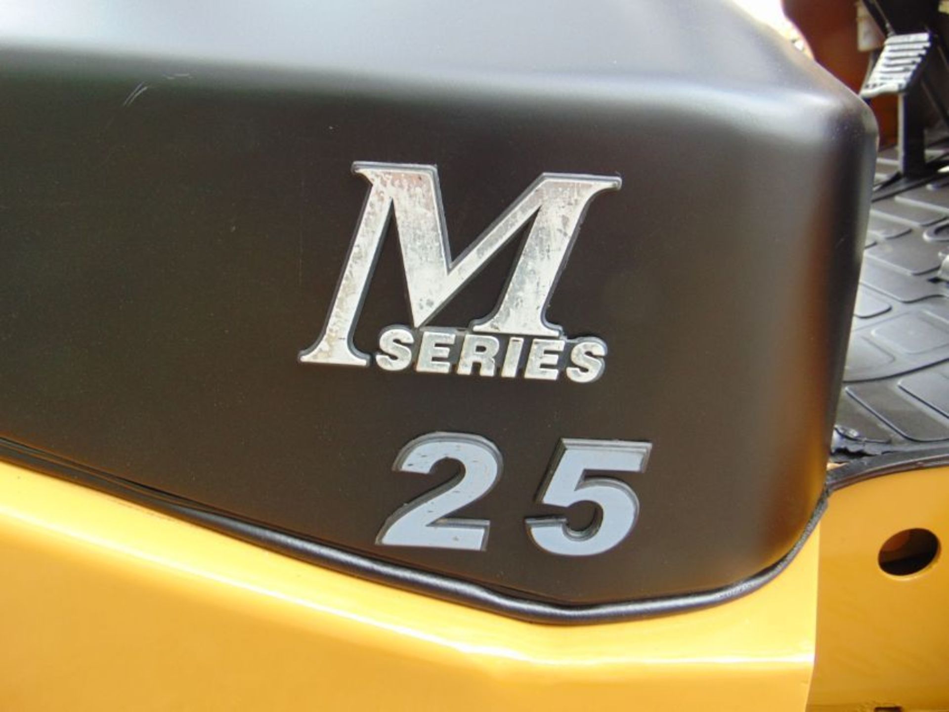 Maximal M25 2500Kg Diesel Fork Lift Truck ONLY 1,501 HOURS! - Image 21 of 22