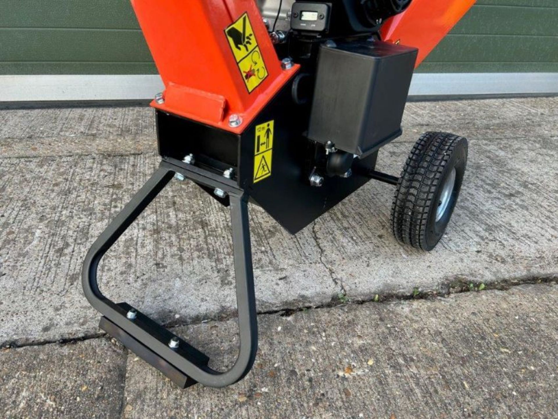 Brand New and unused, Armstrong DR-GS-65H Electric start Petrol Wood Chipper - Image 9 of 20