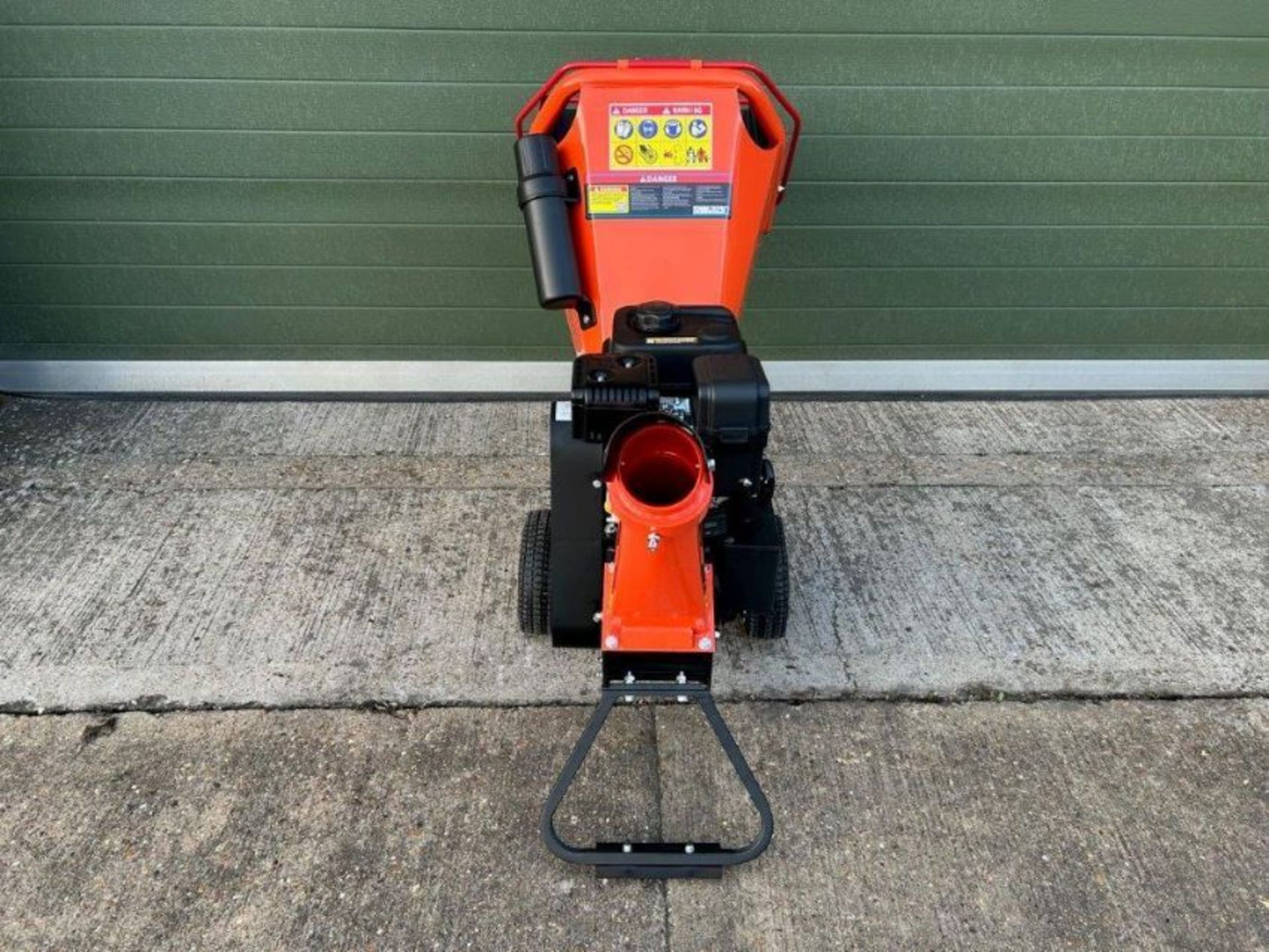 Brand New and unused, Armstrong DR-GS-65H Electric start Petrol Wood Chipper - Image 8 of 20