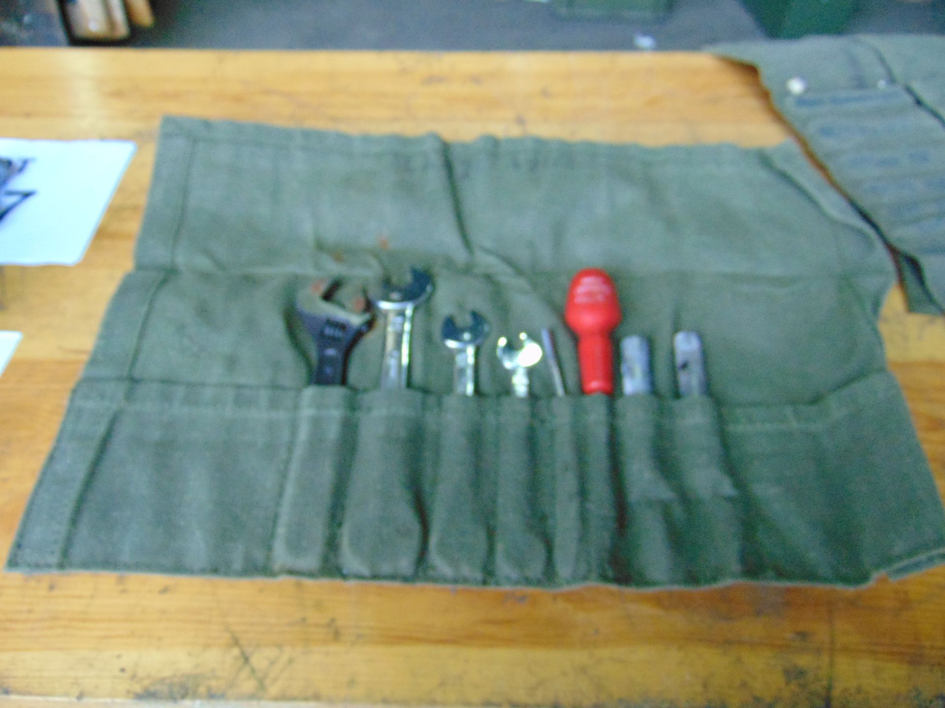 Land Rover FFR issue Tool Kit and Roll - Image 2 of 3