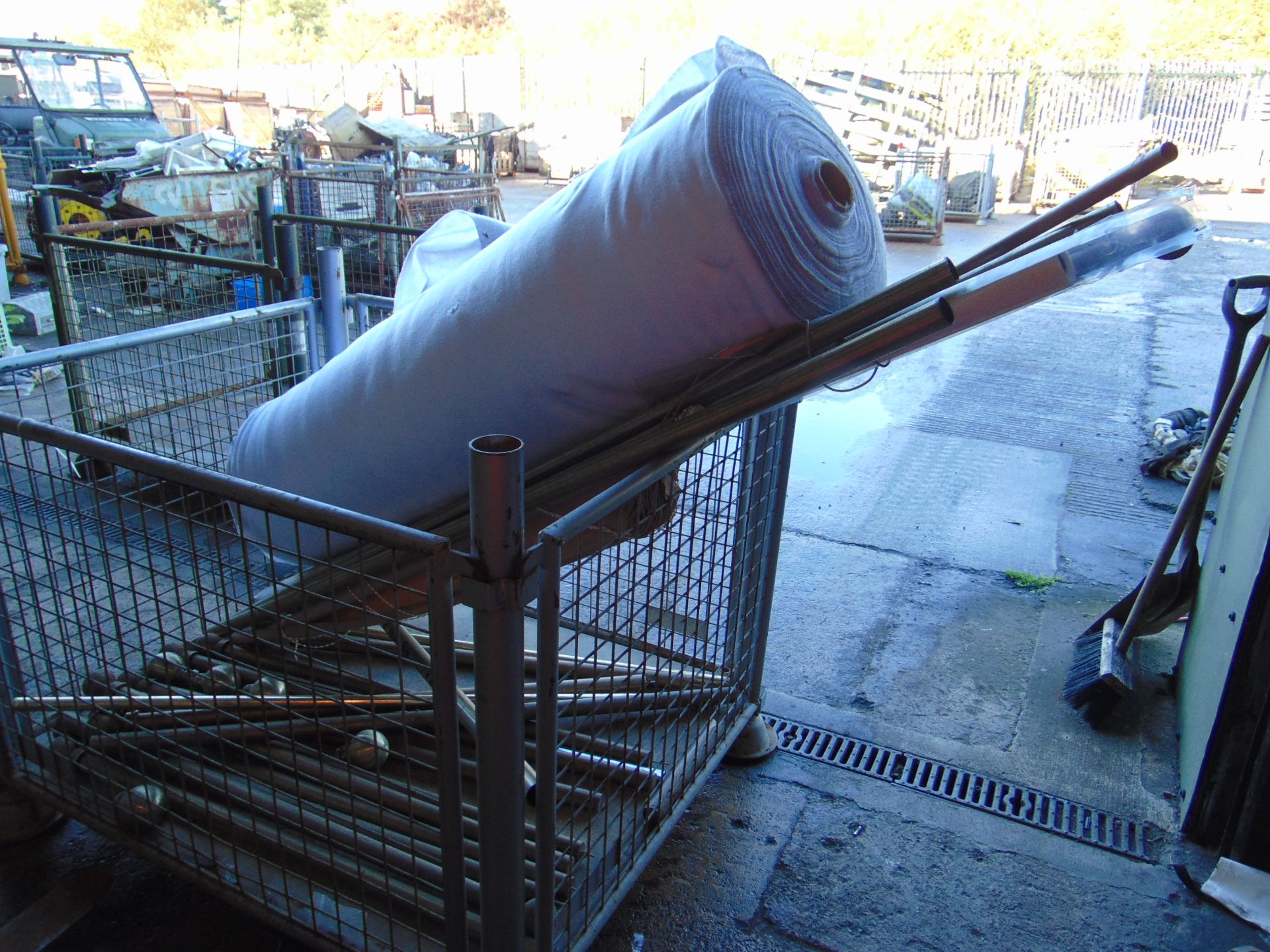 1x Stillage Large Roll of Insulating Material Curton Rails, Copper Pipe etc - Image 6 of 6
