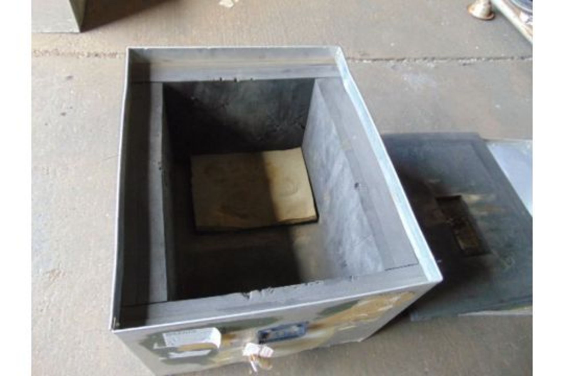 Aluminum MoD Stacking Case ( L 74cm, W60cm, H50cm) - Image 2 of 3