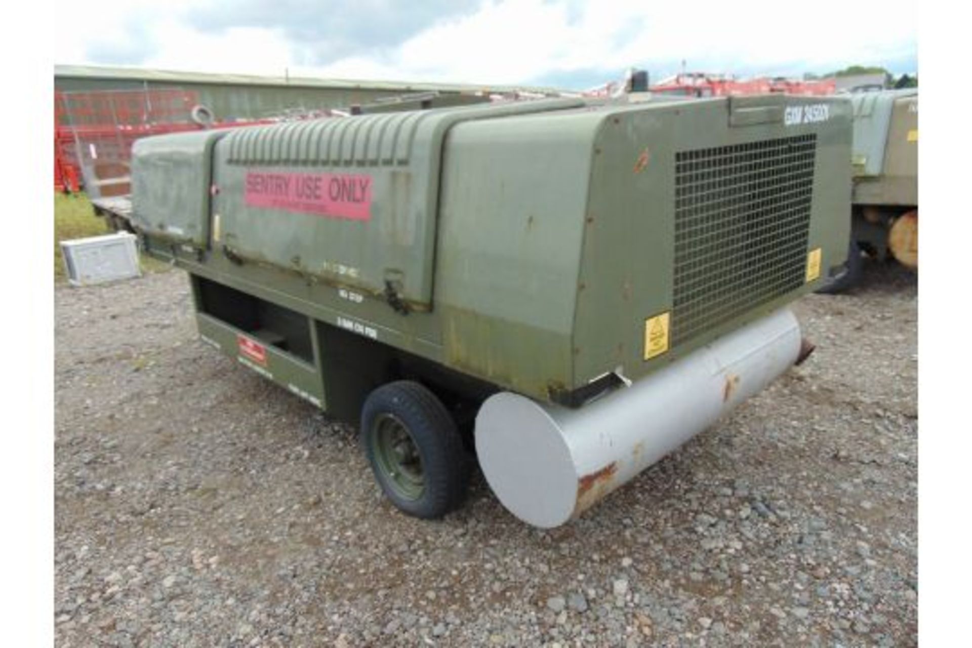 Houchin Twin Axle 90 KVA Aircraft Ground Power Unit c/w Cummins Engine - Image 4 of 14