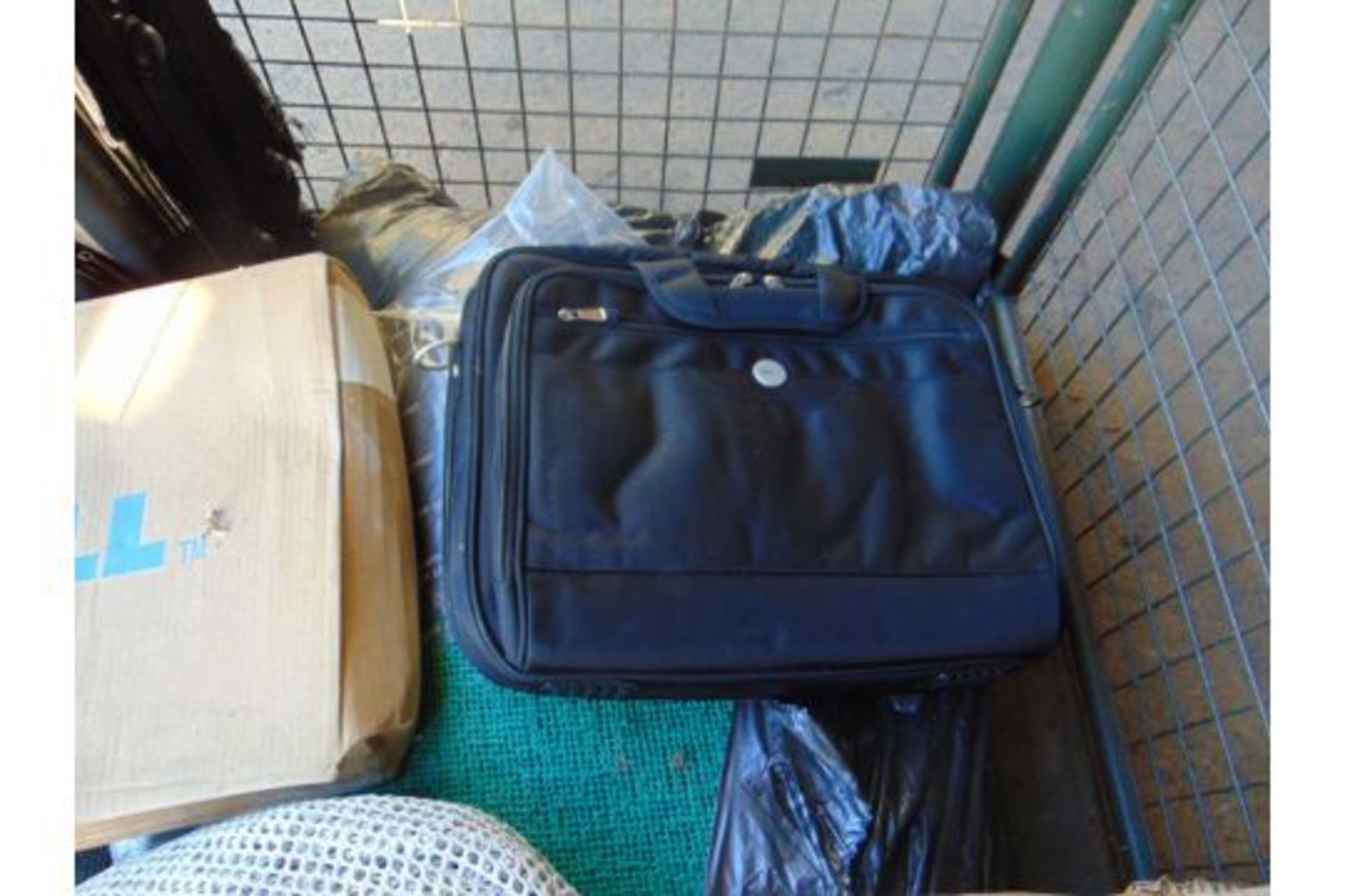 1 x Stillage New Unused DELL Laptop Bags, Canvas Sheets, Carry on Bag etc - Image 3 of 6