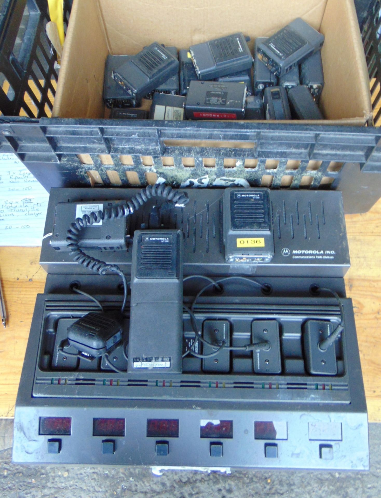 20 x Motorola MT1000 Transmitter Receivers & Charger Bank Ect - Image 2 of 4