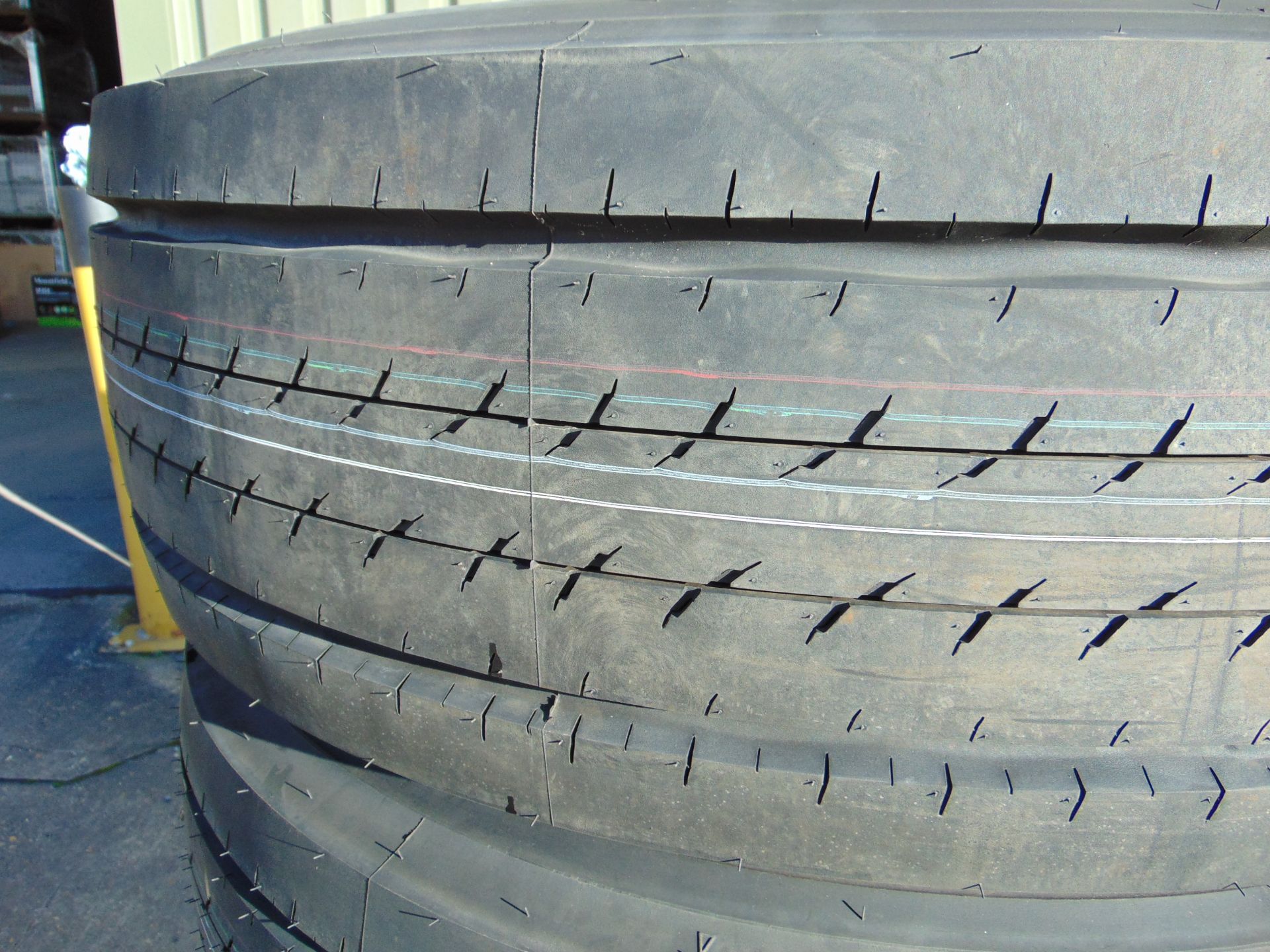 4 x Dunlop SP252 Tyres 285/70R19.5 - Bild 3 aus 6