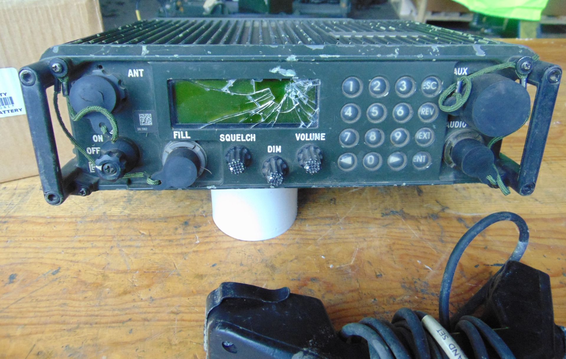 You are bidding on a Very Rare Raytheon Transmitter Receiver RT346 C/W 2 Batteries as shown. Glass - Image 3 of 4